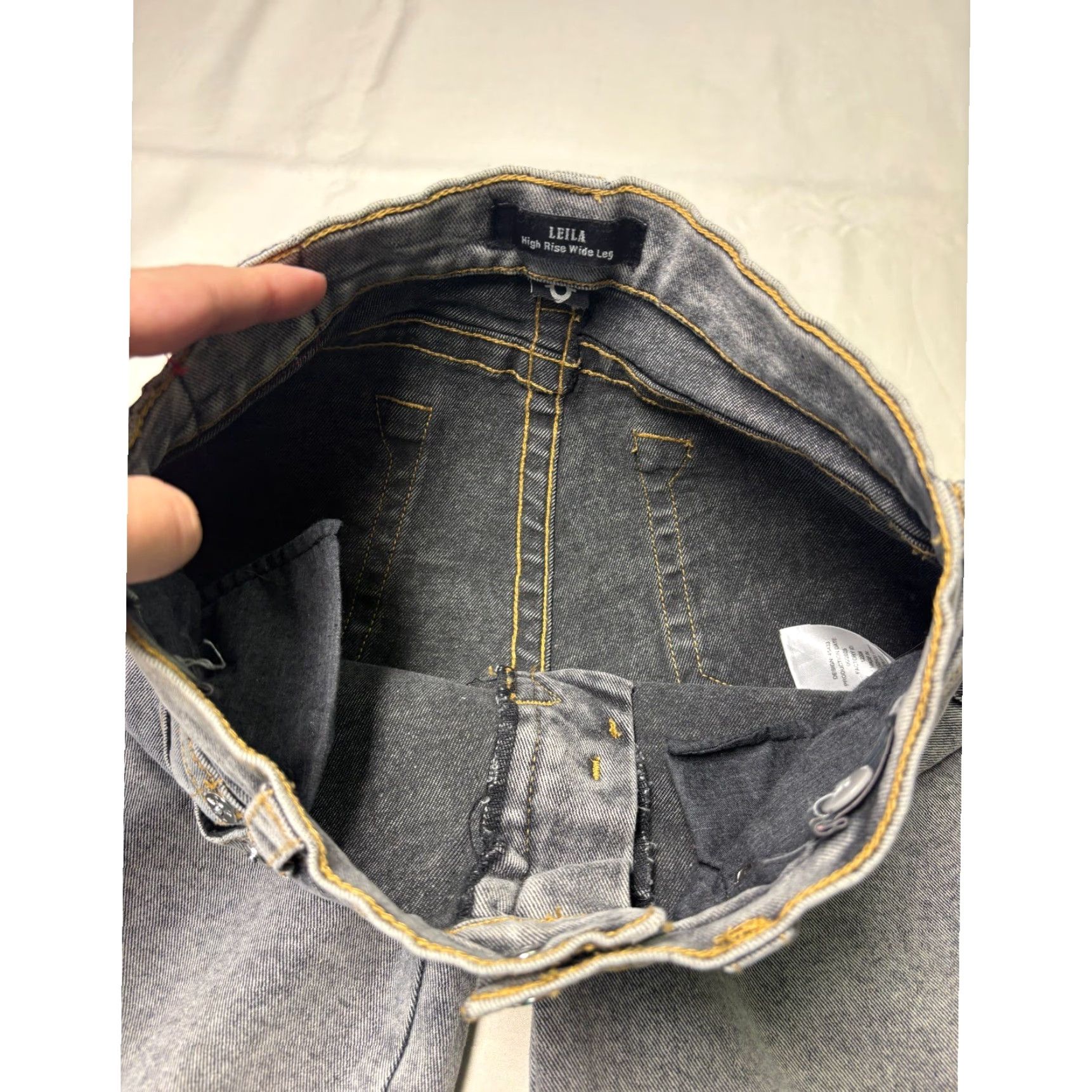 True Religion True Religion Leila Gray Acid Wash Wide Leg Cargo Jeans 26 26.5 in Women VINTAGE? No Size 26" / US 2 / IT 38 - 5 Thumbnail