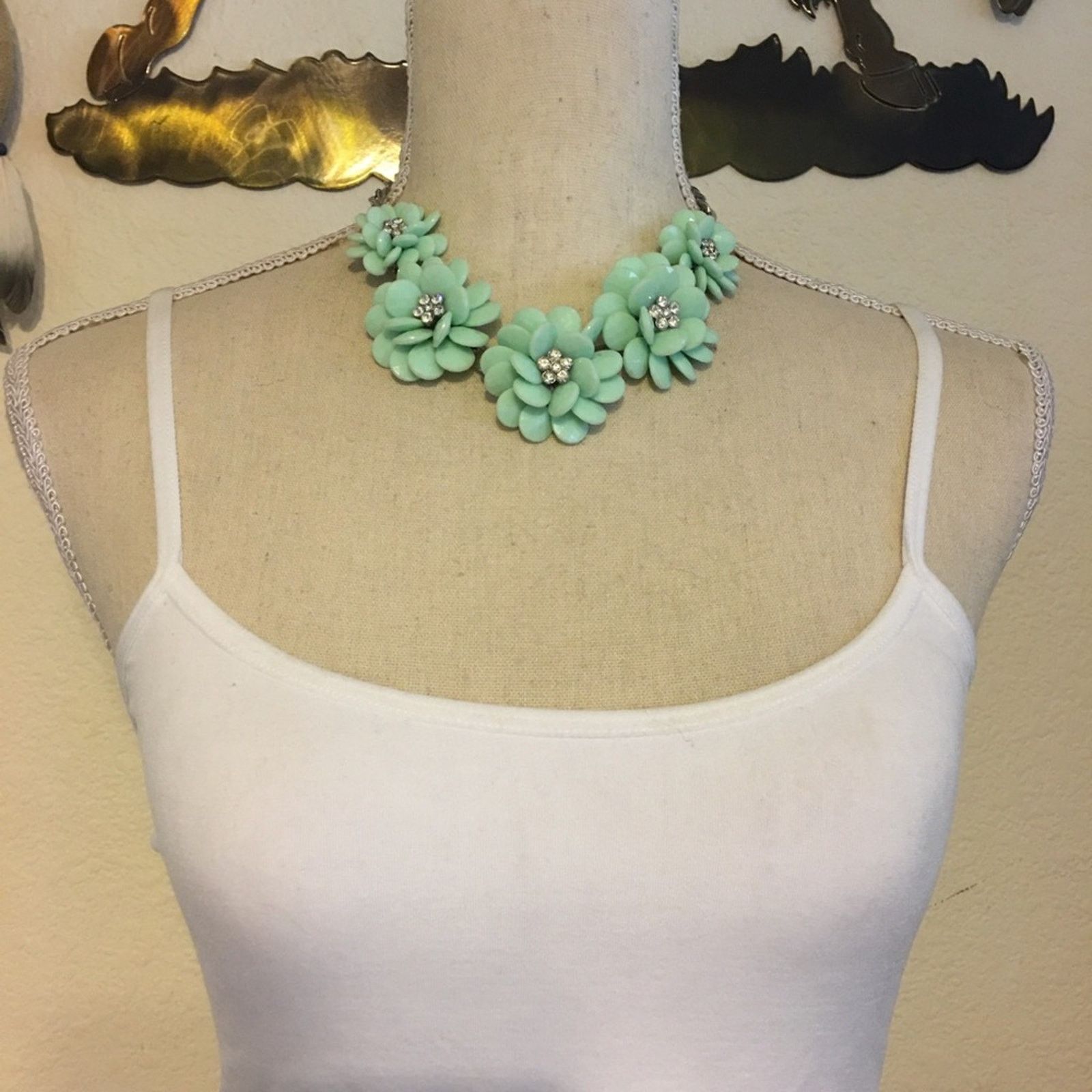 Jewelry Faceted mint floral cluster rhinestone necklace Size ONE SIZE - 3 Thumbnail