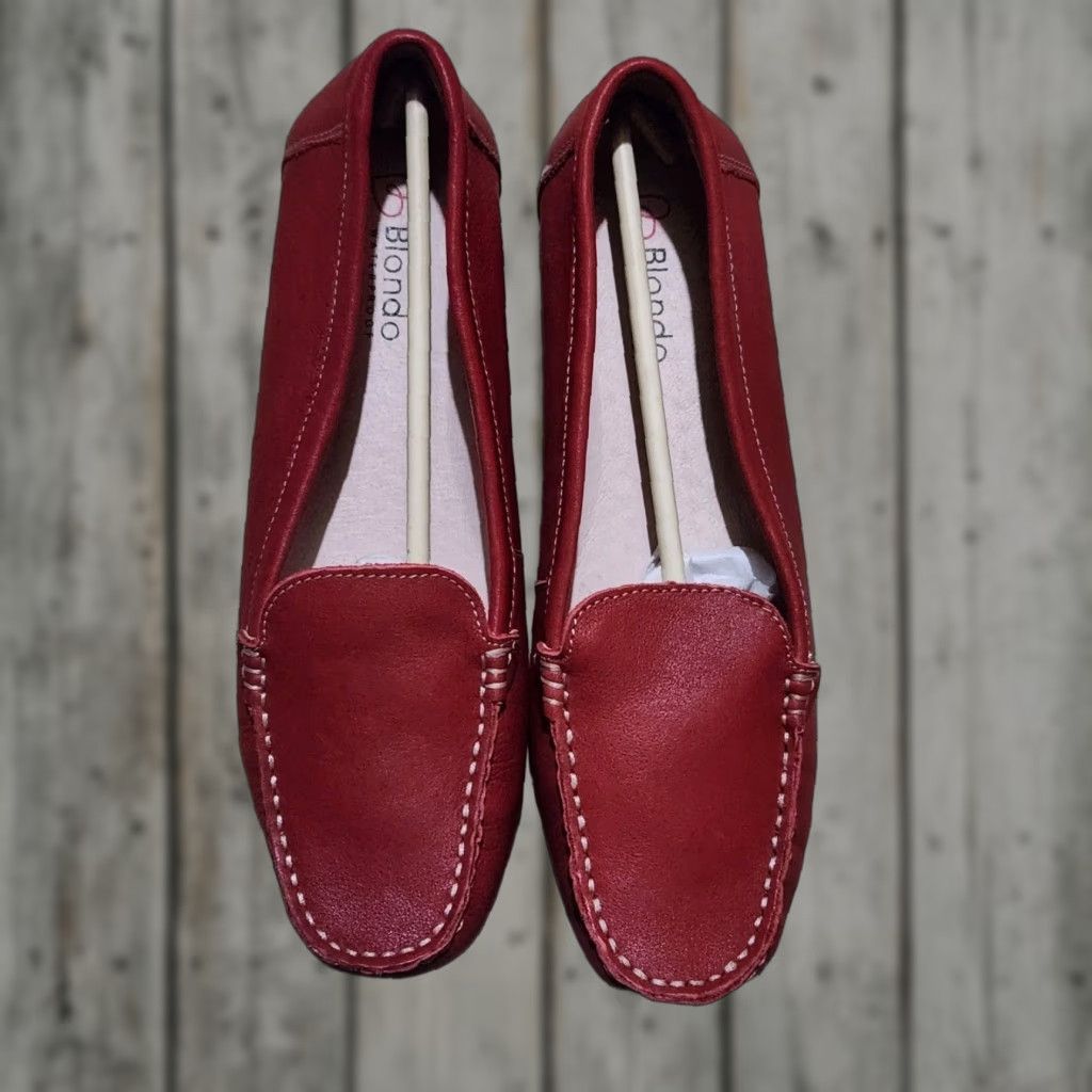 Blondo Blondo Red Moc Loafers Women’s Size 8.5 M. NEW Slip On Flat Leather Round Toe Shoes Women Loafer Red 8.5 M Winter Fall Size US 9 / IT 39 - 1 Thumbnail