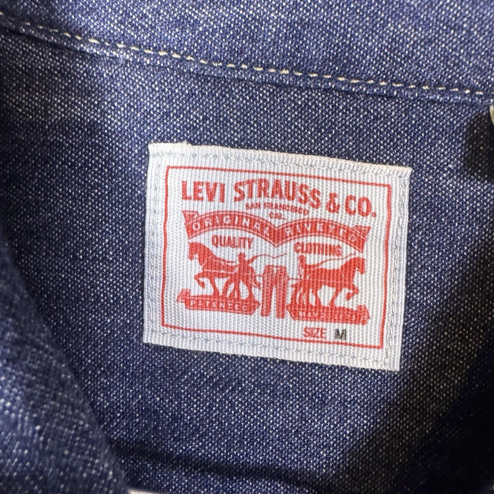 Levi's Levi's Denim Shirt Womens M Pearl Snap Dark Wash Western Y2K Cowgirl Slim Button-Up Long Sleeve Casual Blue Size M / US 6-8 / IT 42-44 - 6 Thumbnail