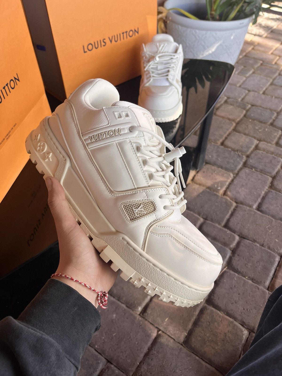 Louis Vuitton louis vuitton maxi sneaker Size US 10.5 / EU 43-44 - 2 Thumbnail