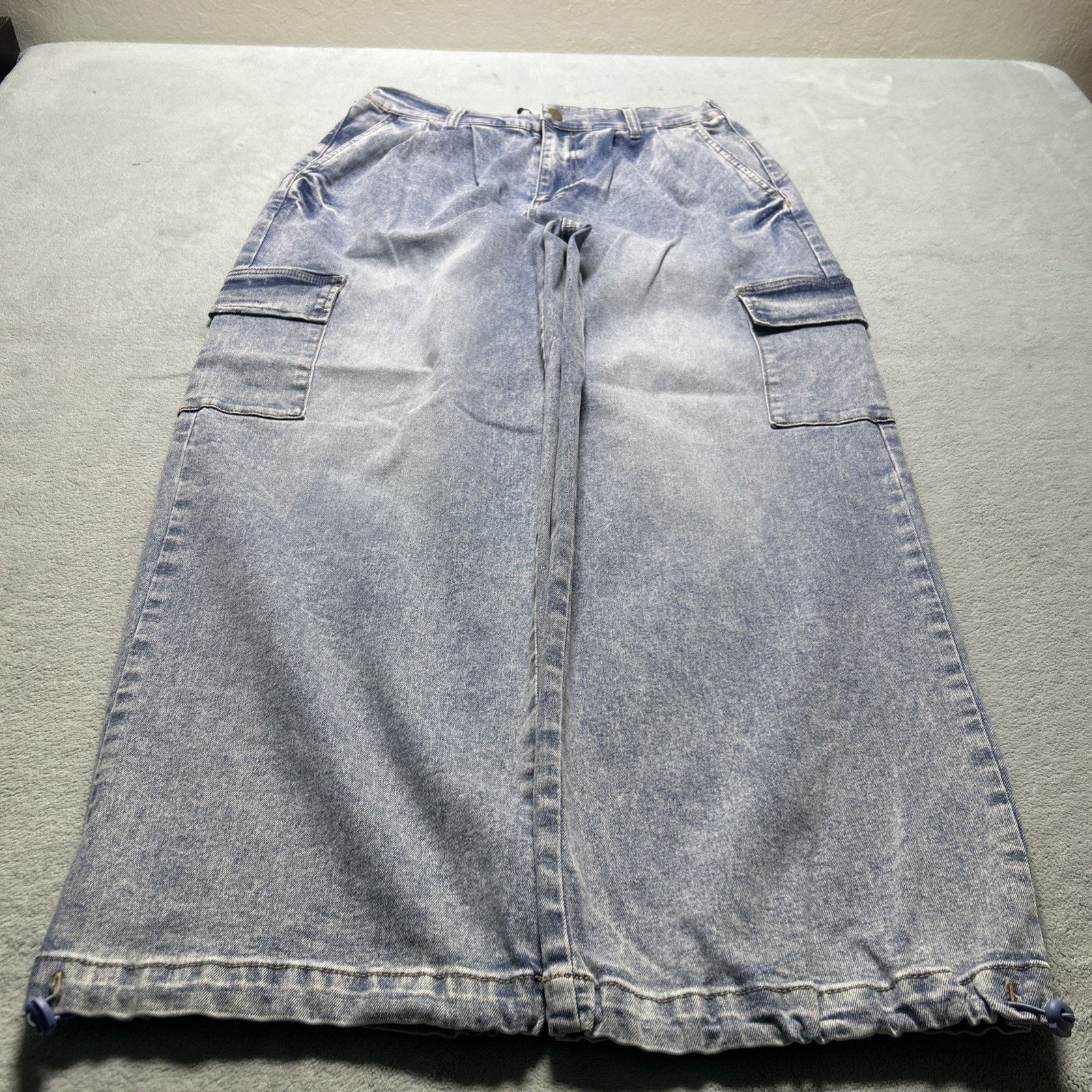 Wrangler 2000s Beyond Baggy Cargo Jeans Medium 34x27 Wide Strap Leg Size 30" / US 8 / IT 44 - 1 Thumbnail