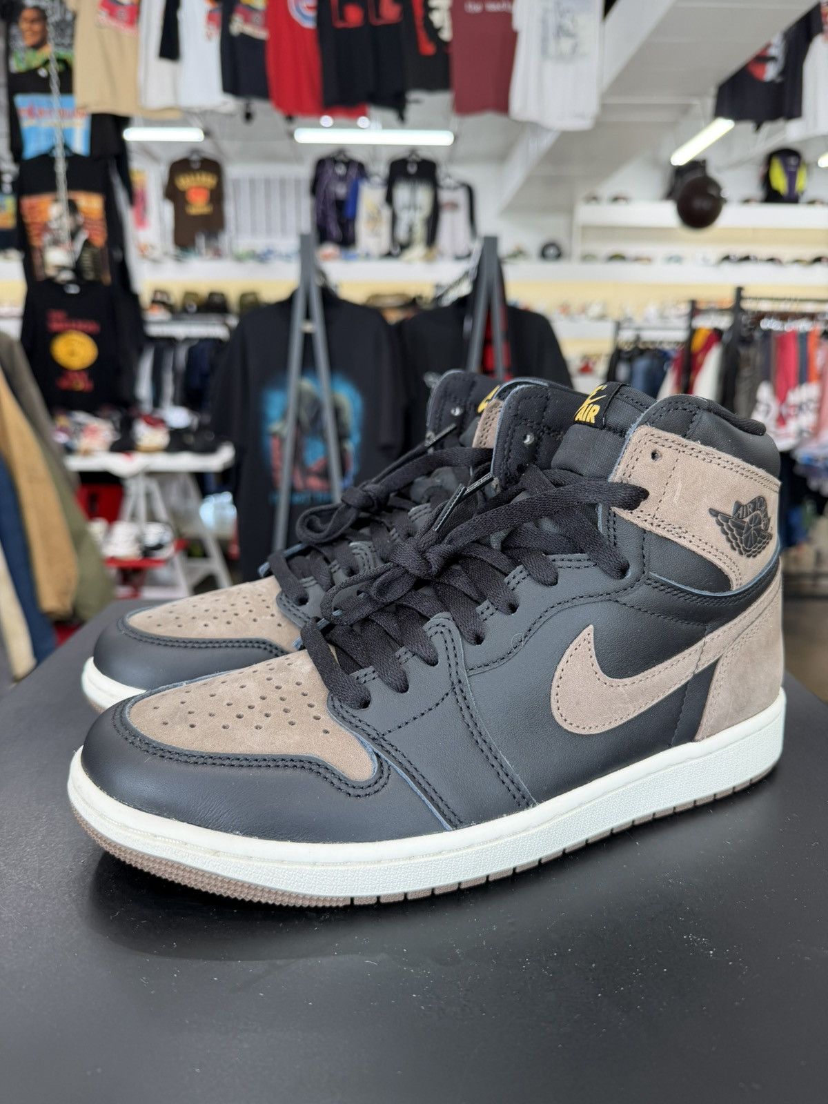Jordan Brand Air Jordan 1 High Palomino Size 9 (2023) Size US 9 / EU 42 - 1 Thumbnail