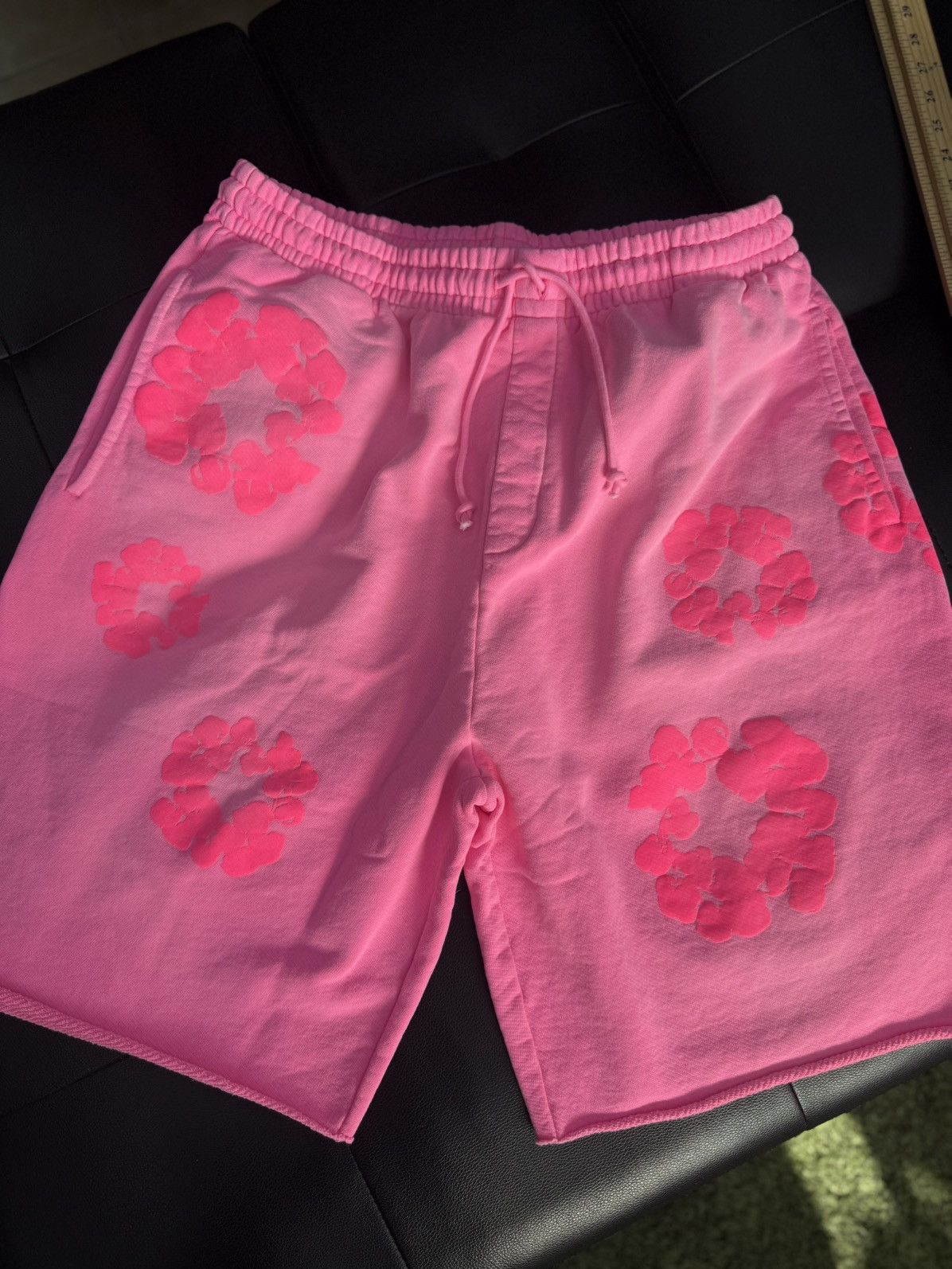 DENIM TEARS Denim Tears 2025 Cotton Wreath Shorts Pink Size XL Size US 36 / EU 52 - 5 Thumbnail