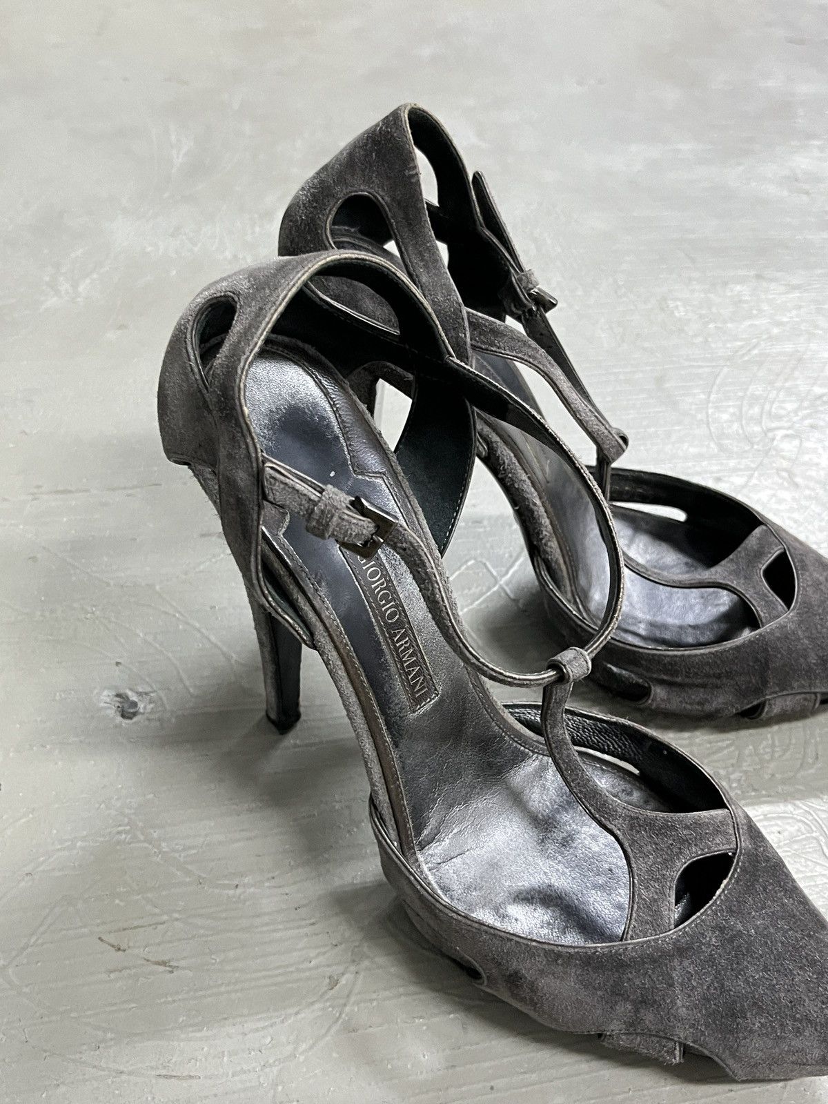 Giorgio Armani Giorgio Armani Made In Italy Suede Leather Heels Size 37.5 Size US 7.5 / IT 37.5 - 3 Thumbnail