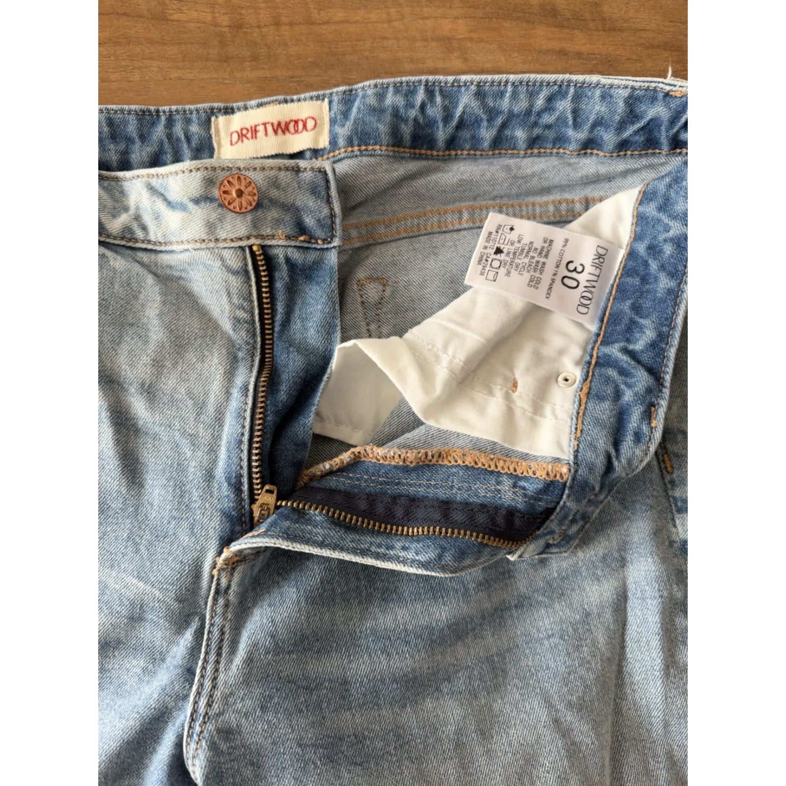 Vintage Driftwood Gizelle High Waist Distressed Mom Jeans Womens 30 (Measures 33x26) Regular Blue Denim Jeans Size 30" / US 8 / IT 44 - 6 Thumbnail