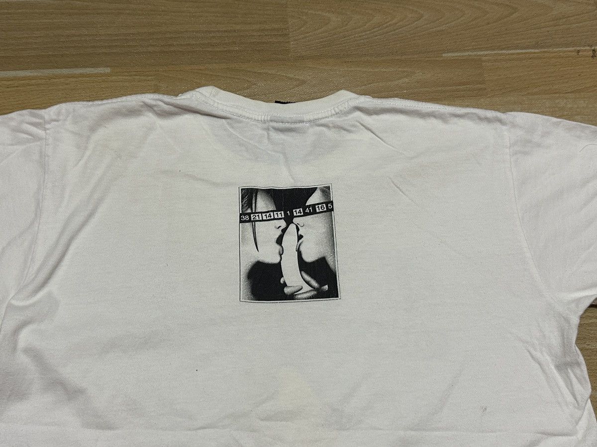 Hysteric Glamour × Japanese Brand VINTAGE Y2K ADULT 2 GIRLS PORNO FUNNY TEE Size US M / EU 48-50 / 2 - 11 Thumbnail