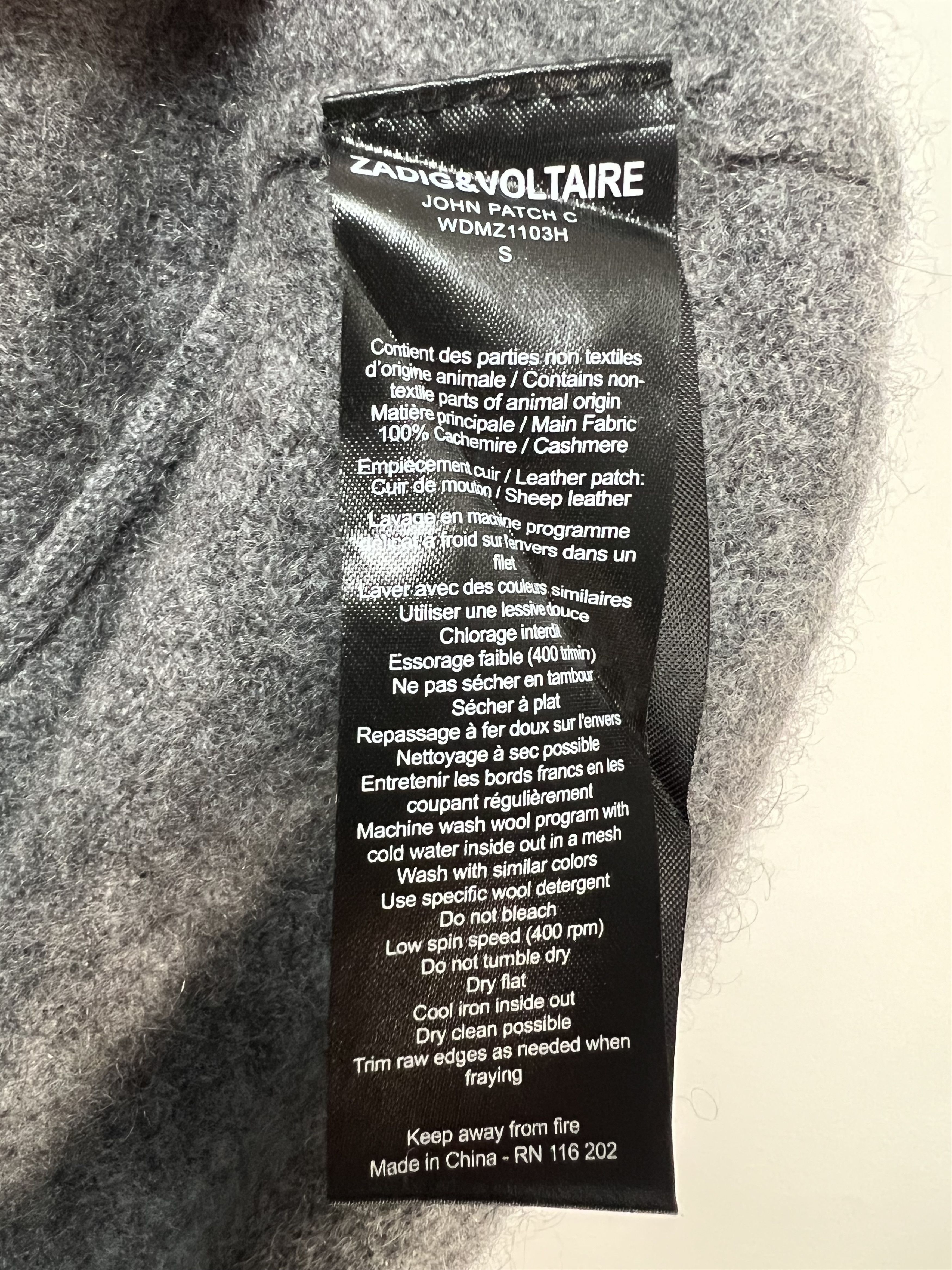 Zadig & Voltaire Zadig & Voltaire Cashmere V-Neck Sweater Leather Aplication Size S / US 4 / IT 40 - 16 Thumbnail