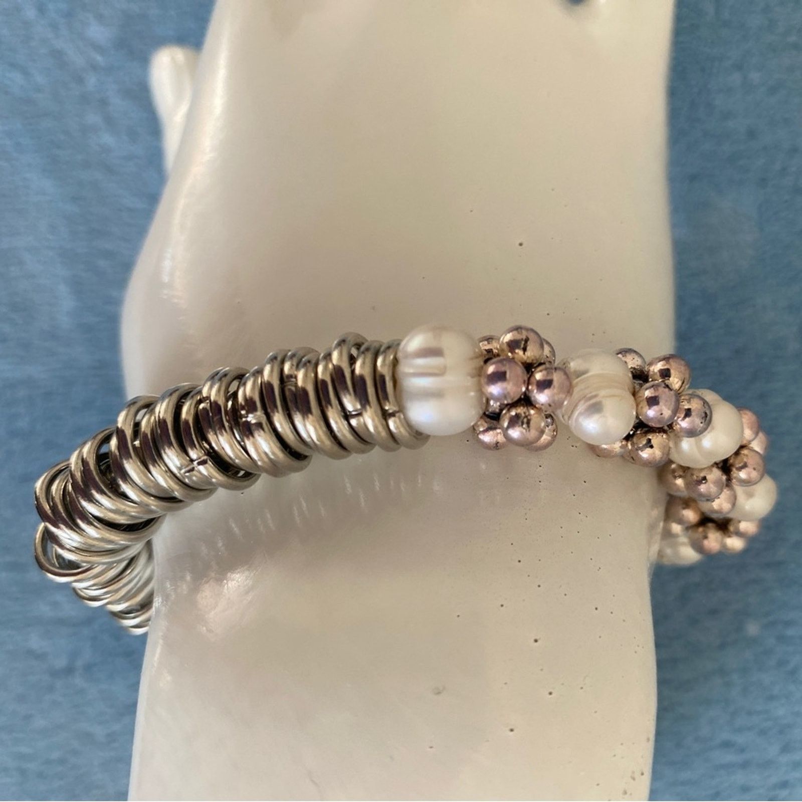 Other Silvertone and Faux Pearl Stretch Bracelet Size ONE SIZE - 4 Thumbnail