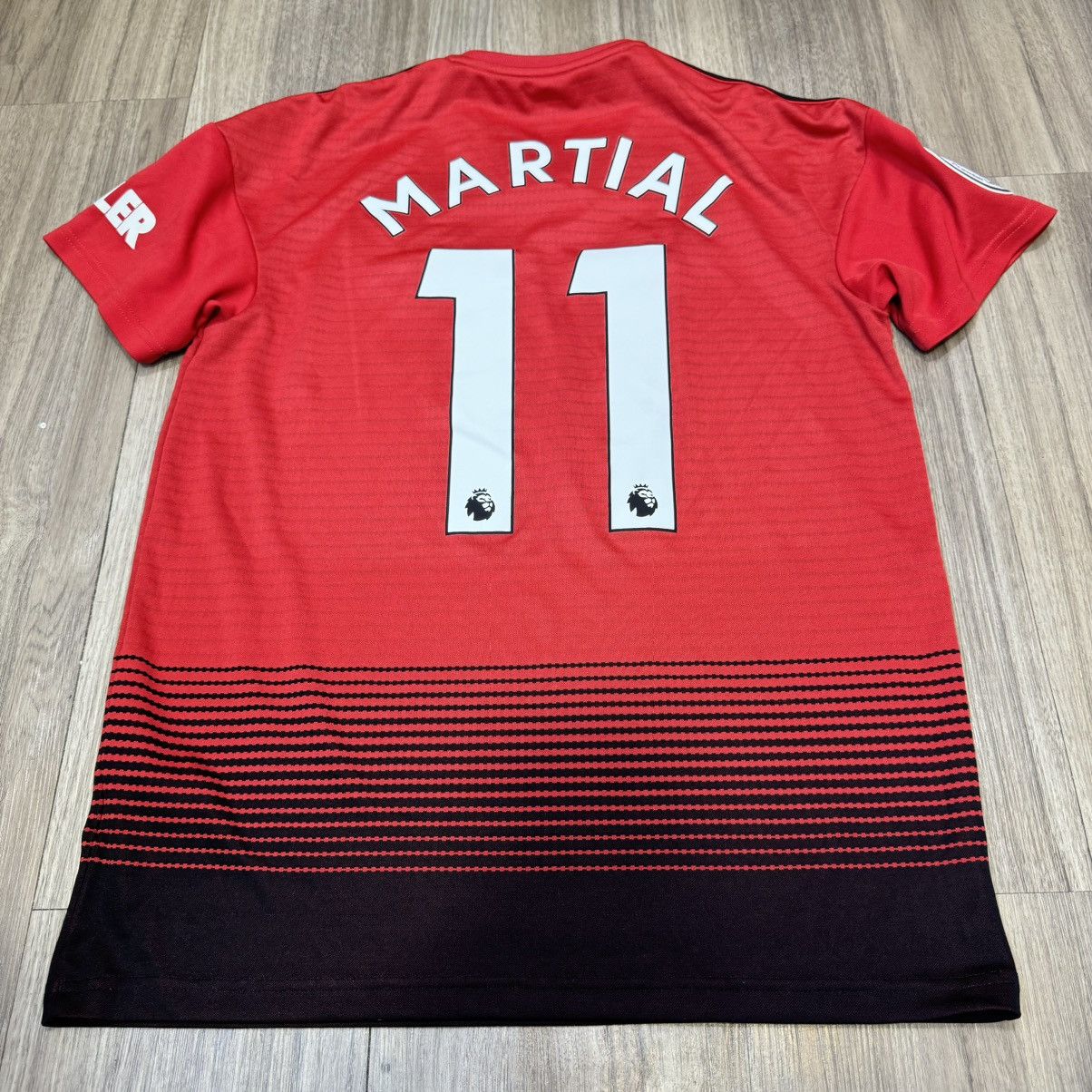 Adidas Manchester United 18/19 home shirt #11 Martial Size US S / EU 44-46 / 1 - 2 Thumbnail
