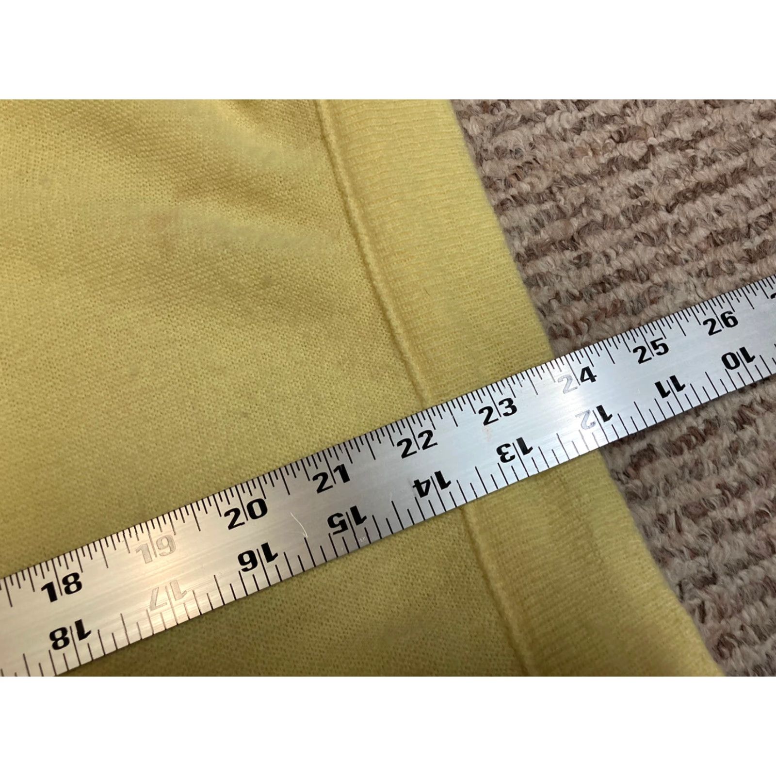 Lacoste VINTAGE Lacoste Mens Yellow Crew Neck Sweater L Retro M/L Stains Size US L / EU 52-54 / 3 - 6 Thumbnail