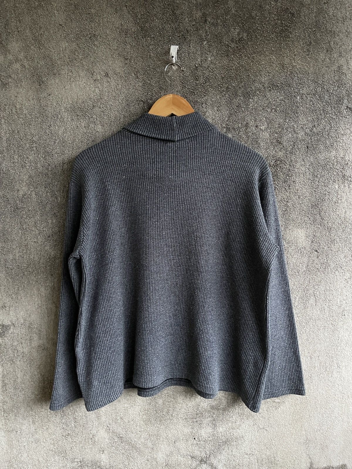 Fendi Vintage 90s🔥FENDI🔥Embroidered Logo Turtle Neck L/S Tee Size US M / EU 48-50 / 2 - 7 Thumbnail