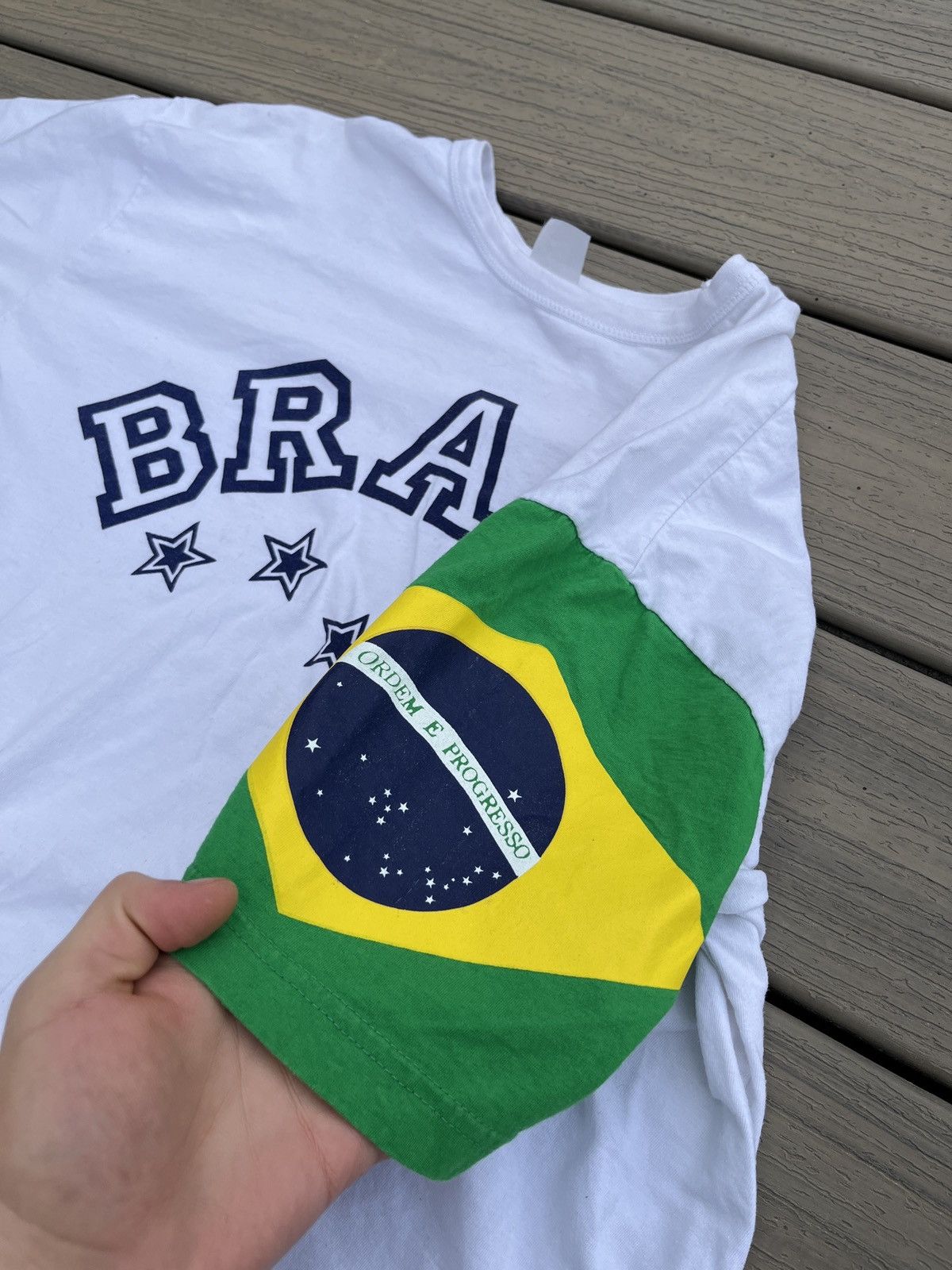 Vintage Brazil t-shirt with stars across the front Size US L / EU 52-54 / 3 - 2 Thumbnail