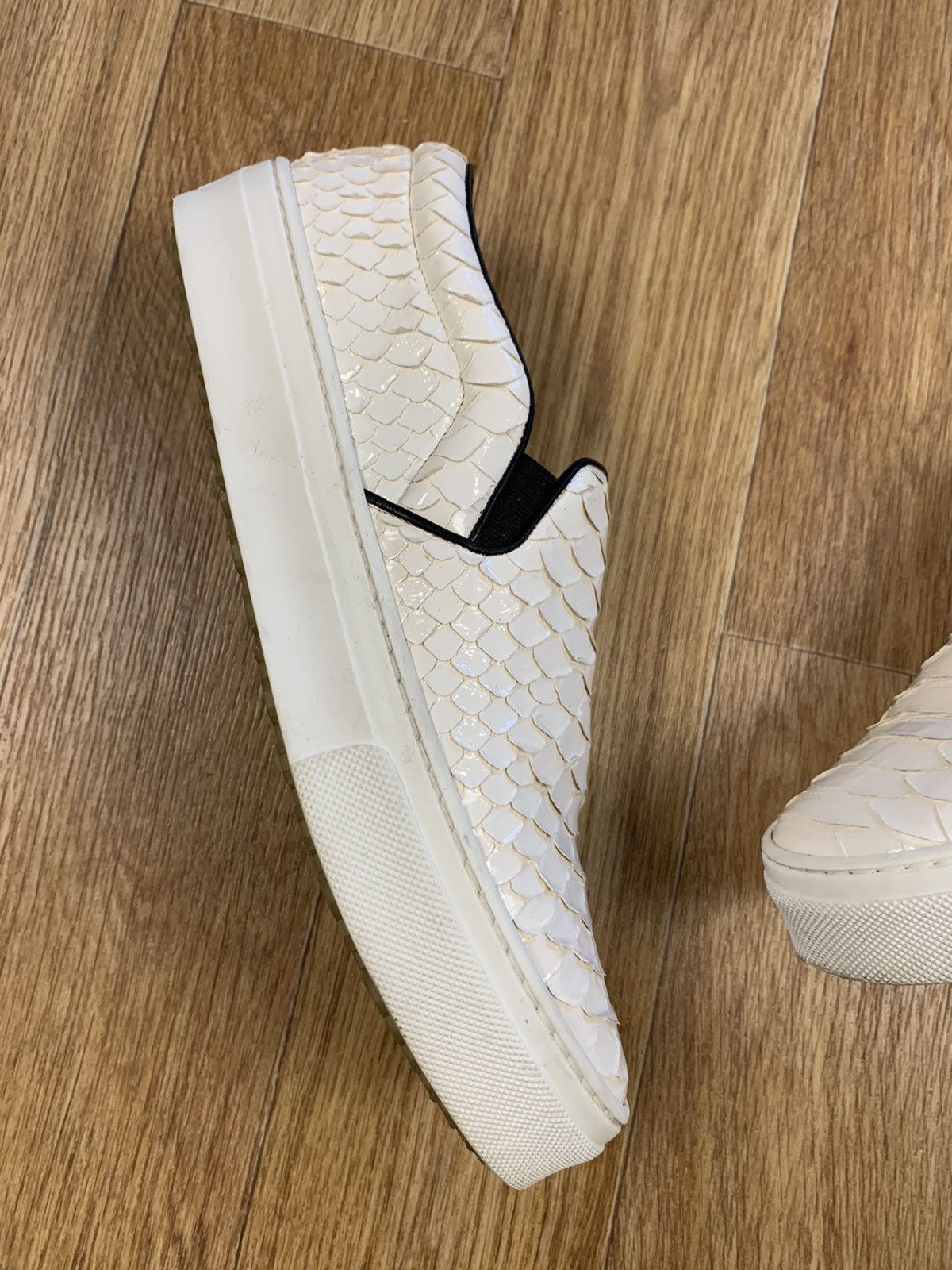 Celine Celine White Glossy Python Slip On Sneakers Size 37 Size US 7 / IT 37 - 5 Thumbnail