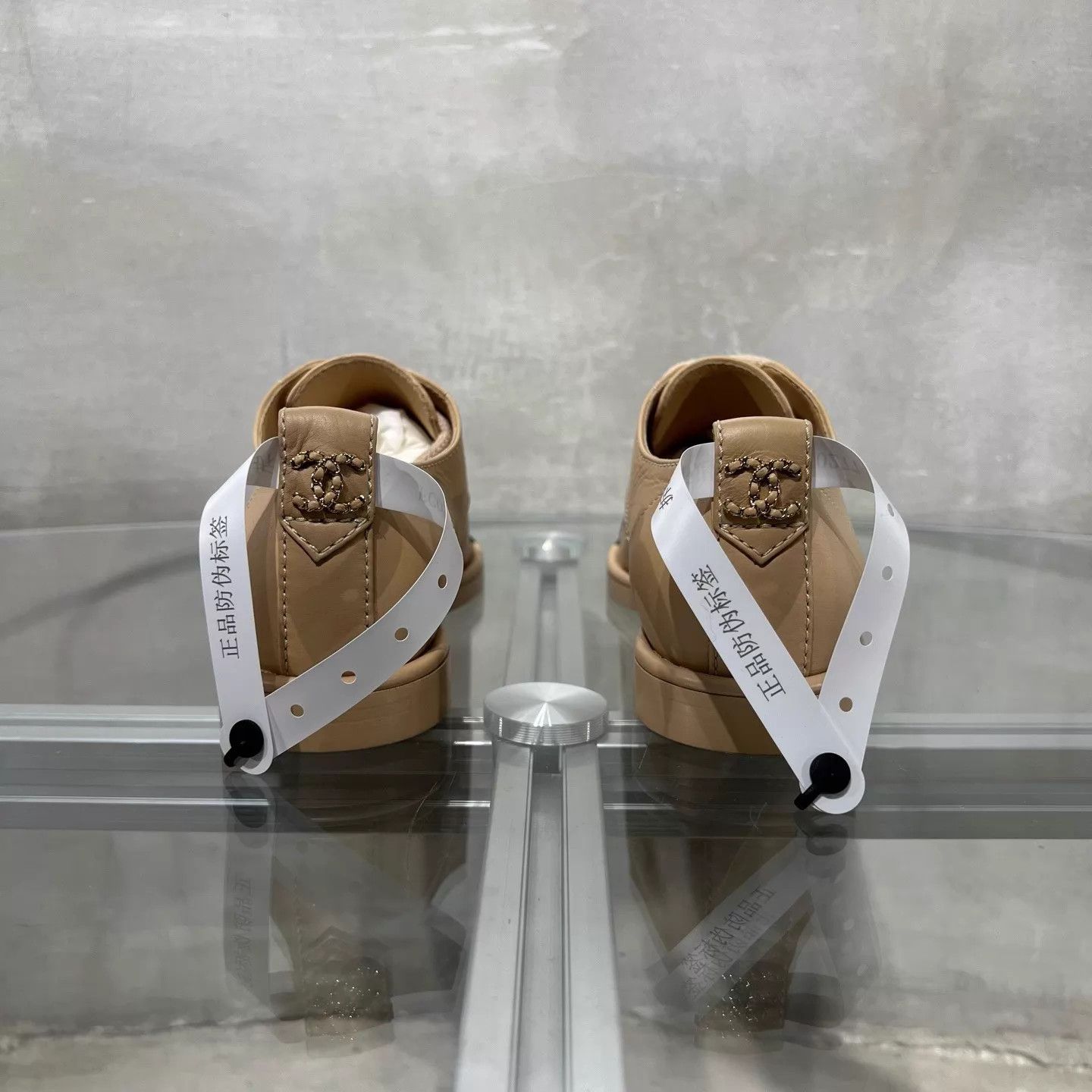 Chanel Chanel nude & black colorblocked Derby shoes size 36 Size US 5.5 / IT 35.5 - 6 Thumbnail