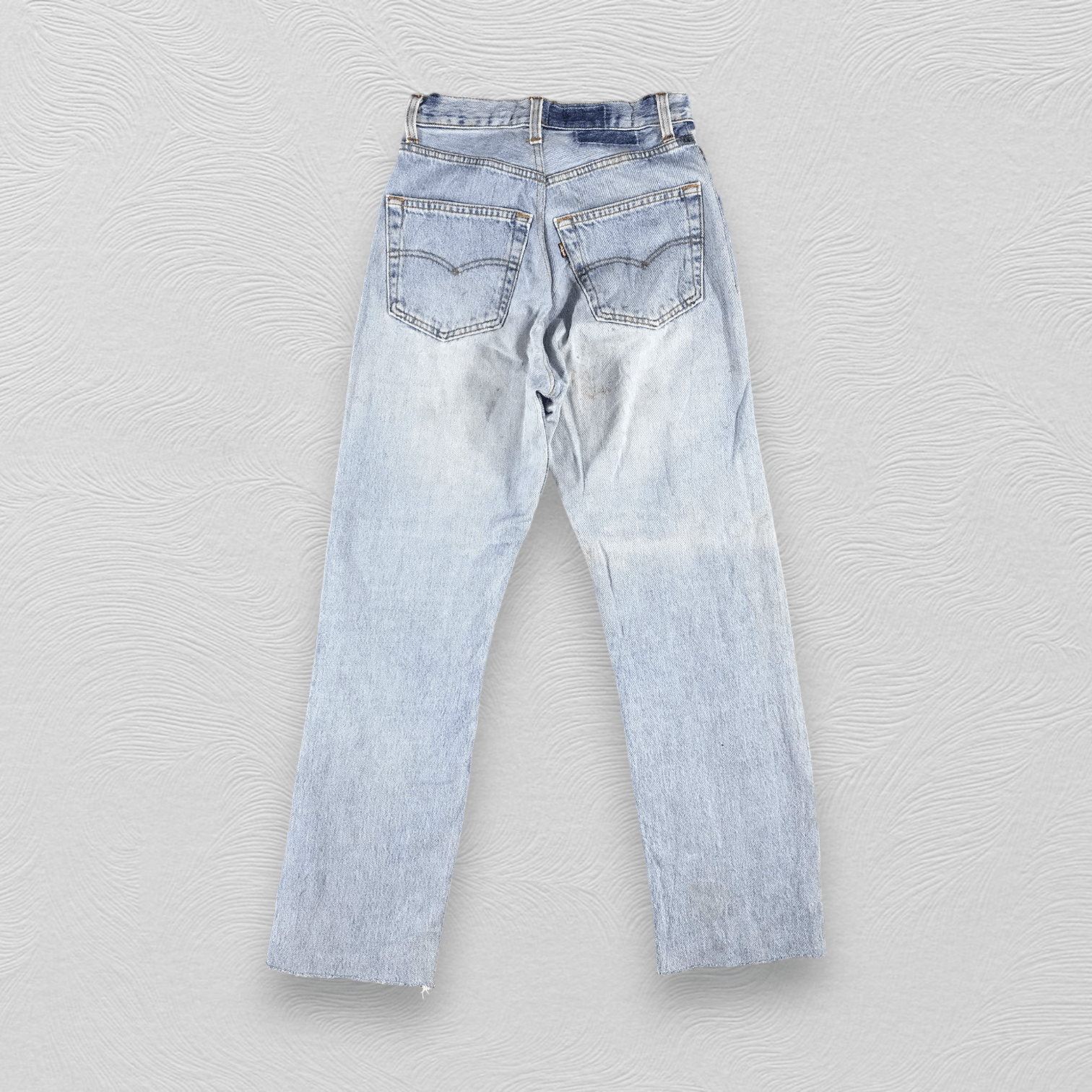 Levi's Vintage Levis 501 Jeans Medium Wash Denim KJ904 Size 26" / US 2 / IT 38 - 2 Thumbnail