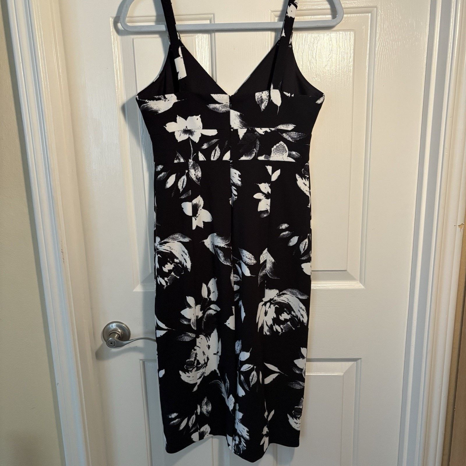 Other Ivanka Trump Scuba Crepe Floral Hardware Strap Sheath Dress Size M / US 6-8 / IT 42-44 - 4 Thumbnail