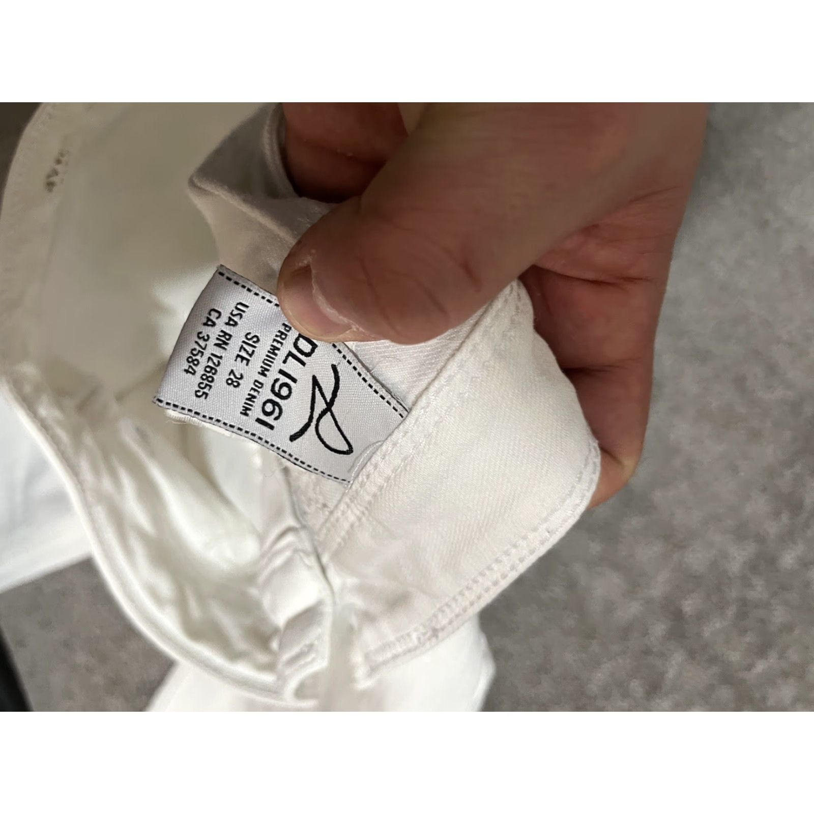 DL1961 DL1961 Angel Mid Rise Skinny Ankle Jeans Women's 28 White 5-Pocket Light Wash Size 28" / US 6 / IT 42 - 6 Thumbnail