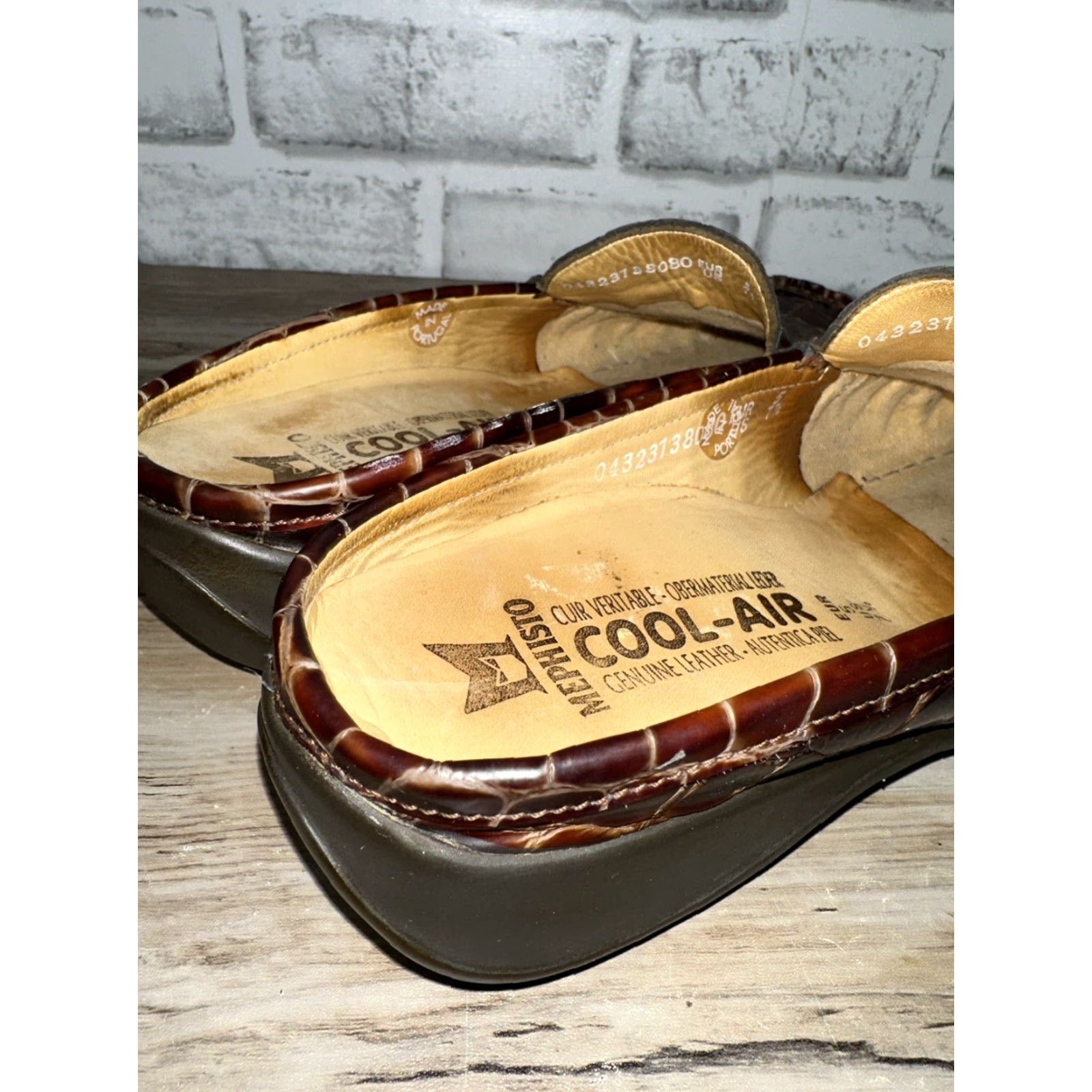 Mephisto Mephisto Slip-On Mules Croc Leather Embossed Mohogany Brown Womens 7.5 Portugal Flat Shoes Size US 8 / IT 38 - 4 Thumbnail