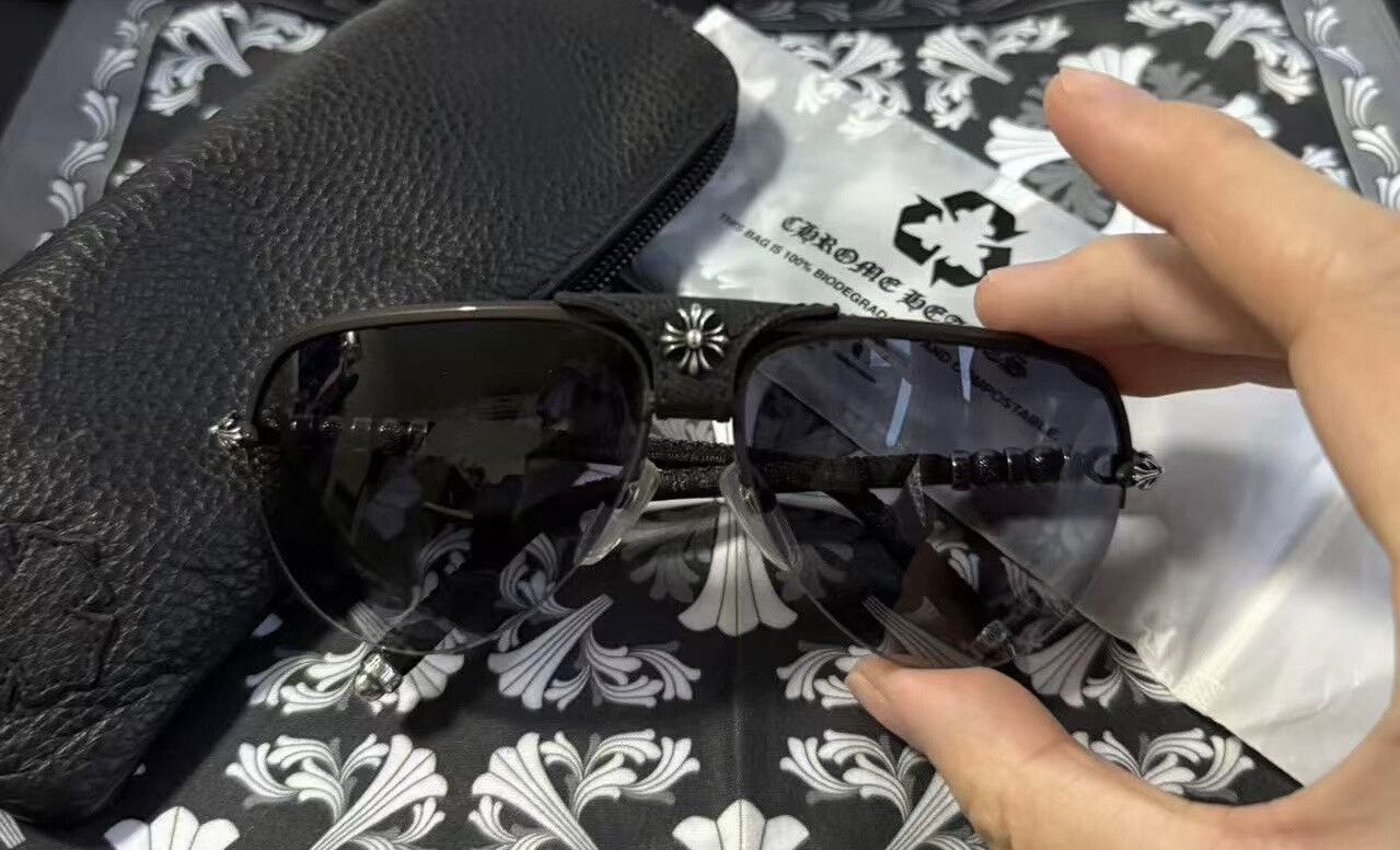Chrome Hearts Chrome Hearts Pearl Fish Skin & Silver Sunglasses Size ONE SIZE - 9 Thumbnail