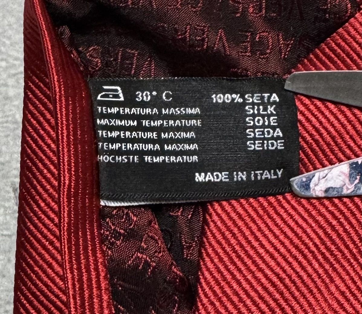 Versace Versace 100% Silk Cravatte Tie Red Small Logo Size ONE SIZE - 8 Thumbnail