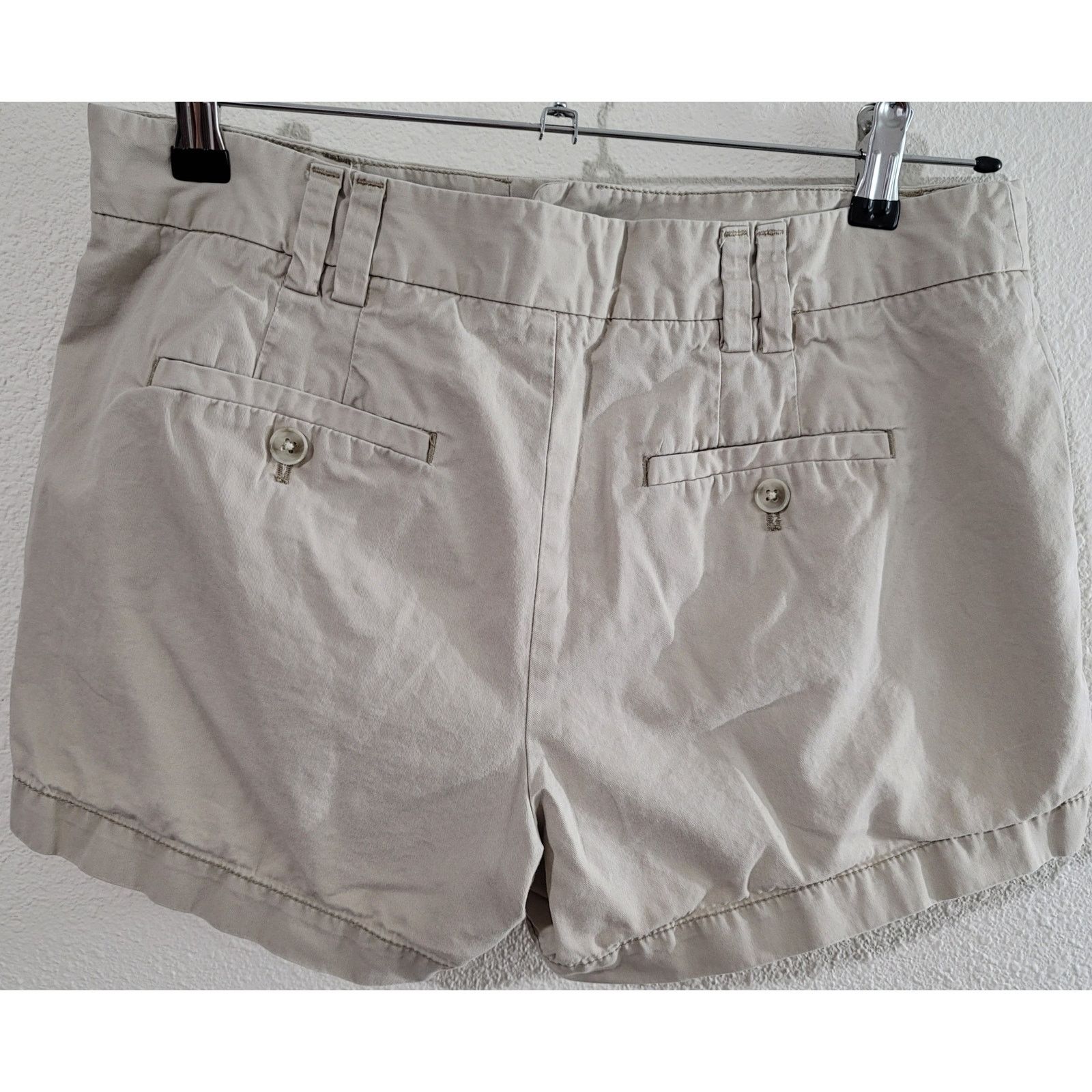 Other Ann Taylor Loft Beige Mid Rise Chino Shorts 6 Lightweight Size 28" / US 6 / IT 42 - 3 Thumbnail