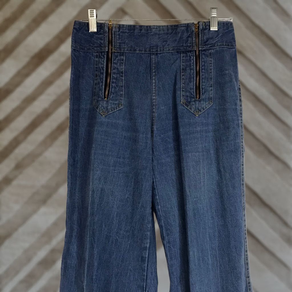 Bell VTG Rappers Bell Bottom Jeans 30x32 Mid Wash Zipper Front Flare Leg Womens Denim Pants Decade Retro 5-Pocket Size 30" / US 8 / IT 44 - 1 Thumbnail