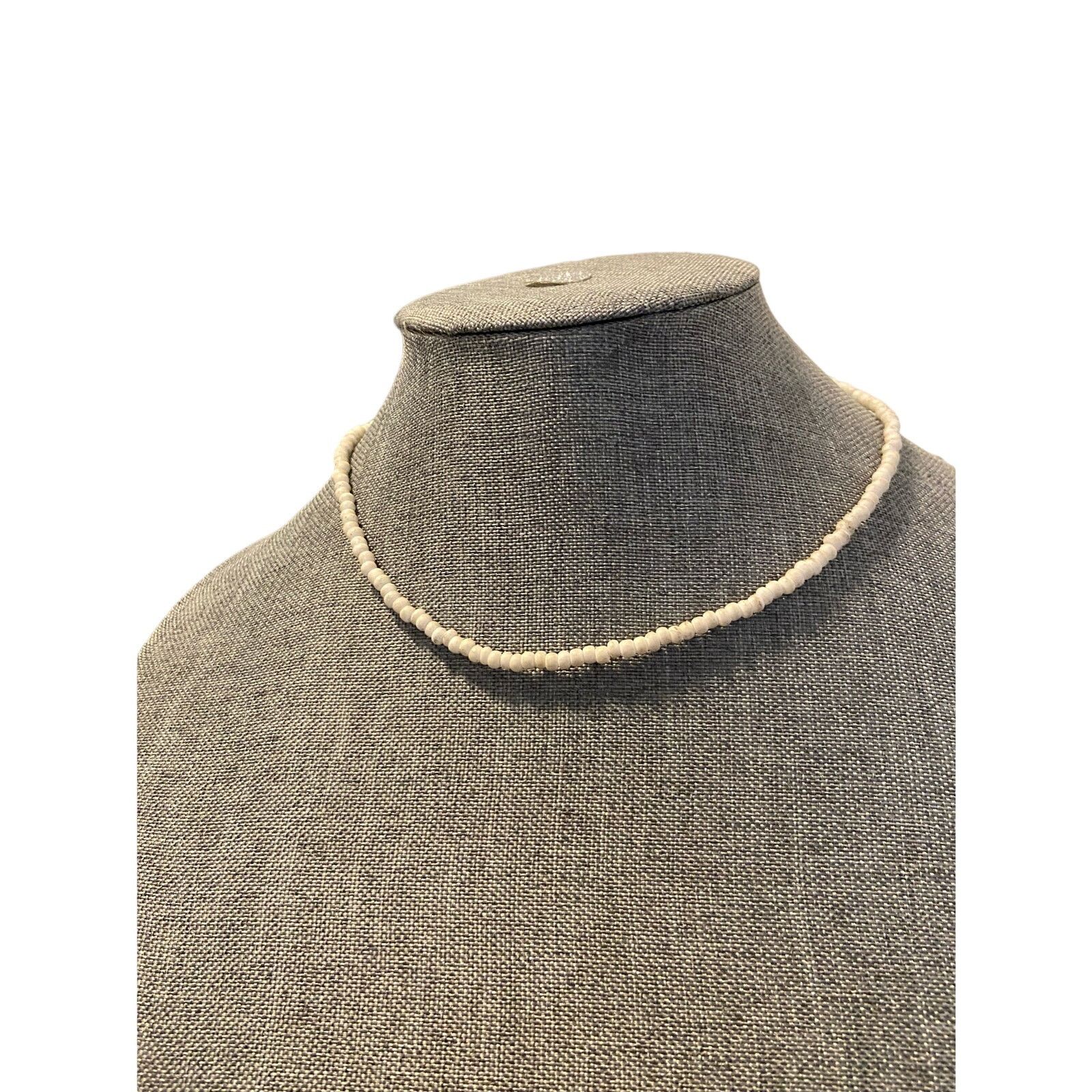 Vintage Handmade Vintage white bead necklace Size ONE SIZE - 1 Thumbnail