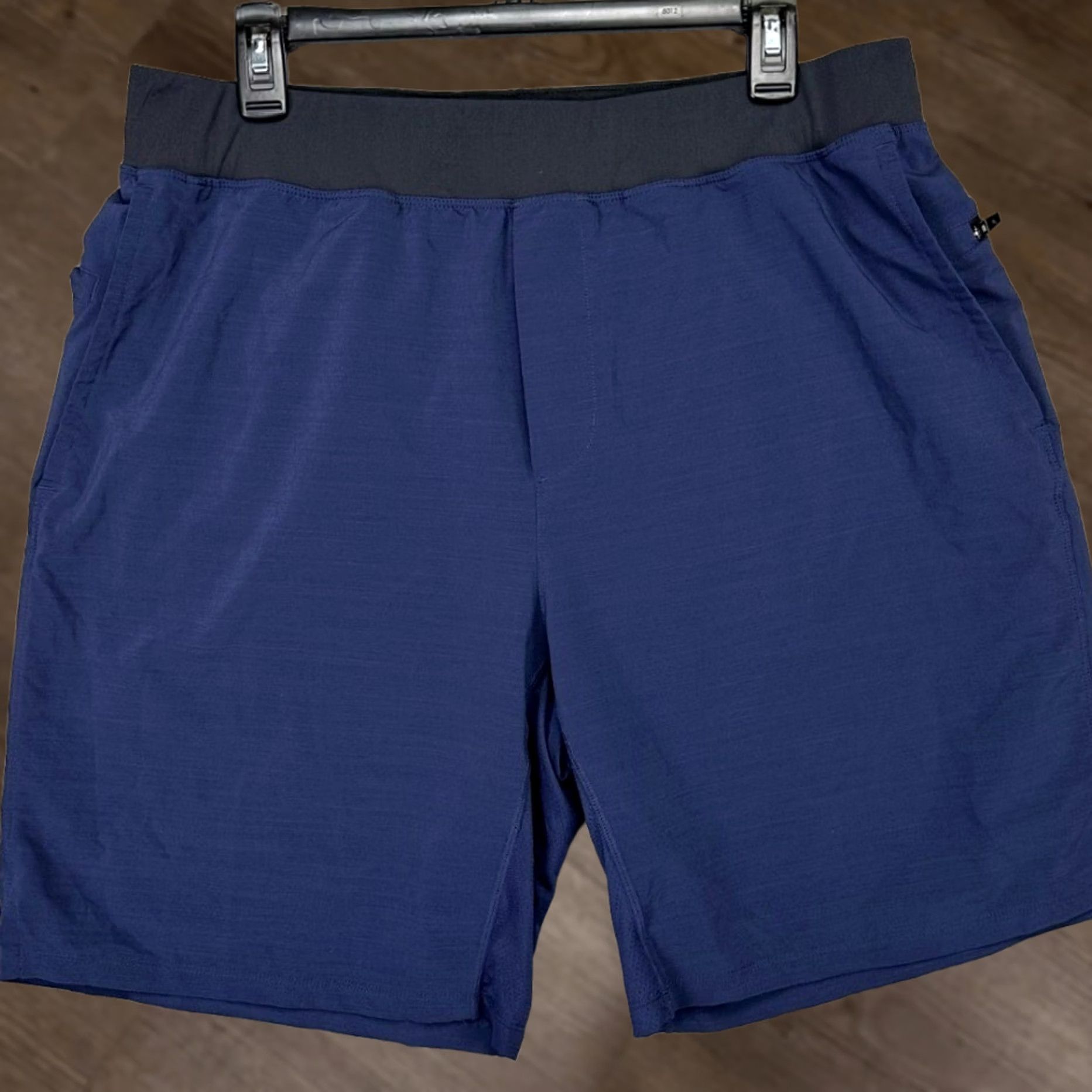 Fabletics Fabletics Athletic Shorts Mens Medium Navy Blue Pull On Stretch Exercise Workout Size US 31 - 1 Thumbnail