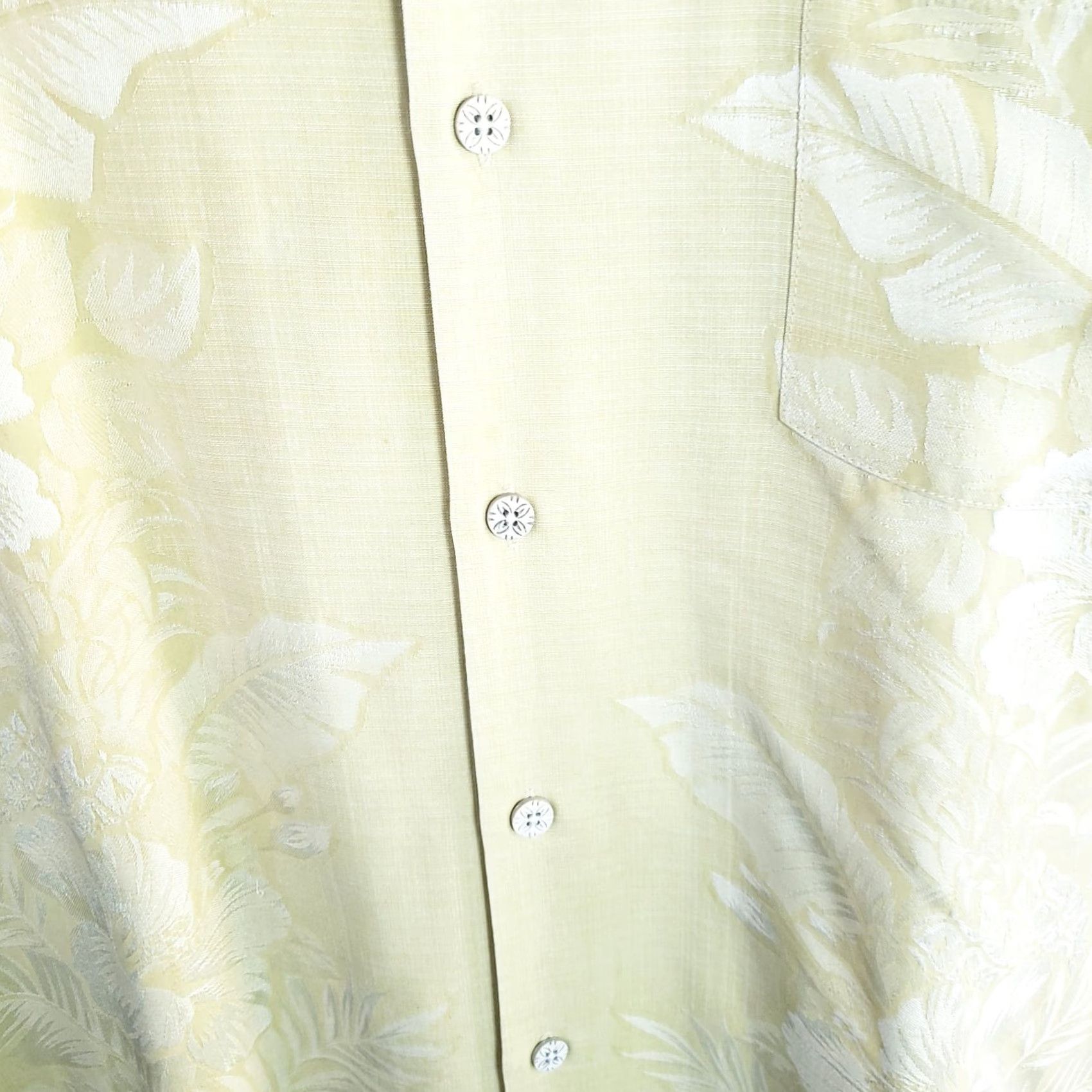 Tommy Bahama Tommy Bahama 100% Silk Men Shirt Yellow Floral Hawaiian Button Front Short Sleeve L Textured Pocketed Zip? Size US L / EU 52-54 / 3 - 6 Thumbnail