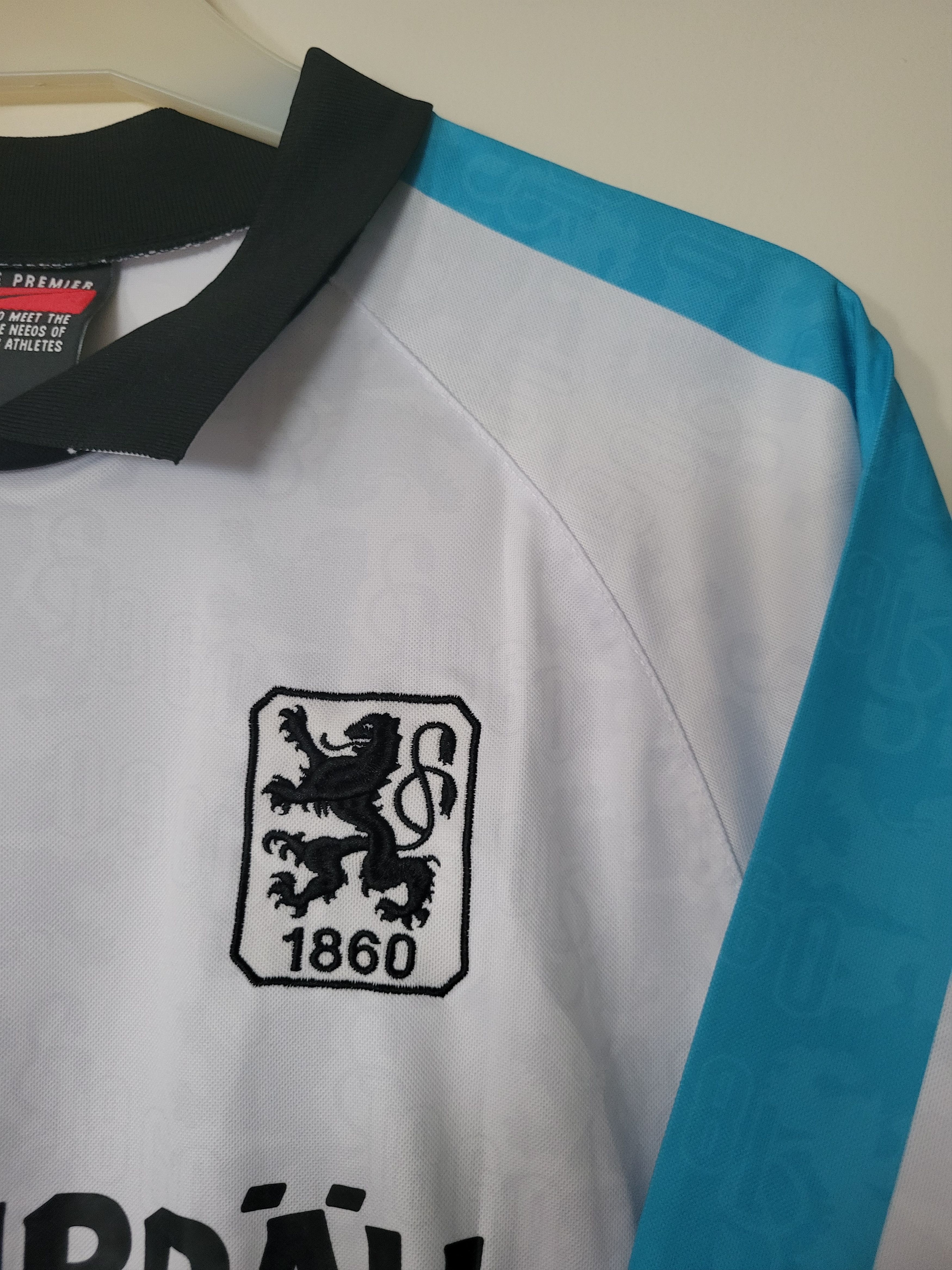 Other Munich 1860 1996 Abédi Pelé 19 Vintage Retro Football Jersey Size US L / EU 52-54 / 3 - 7 Thumbnail