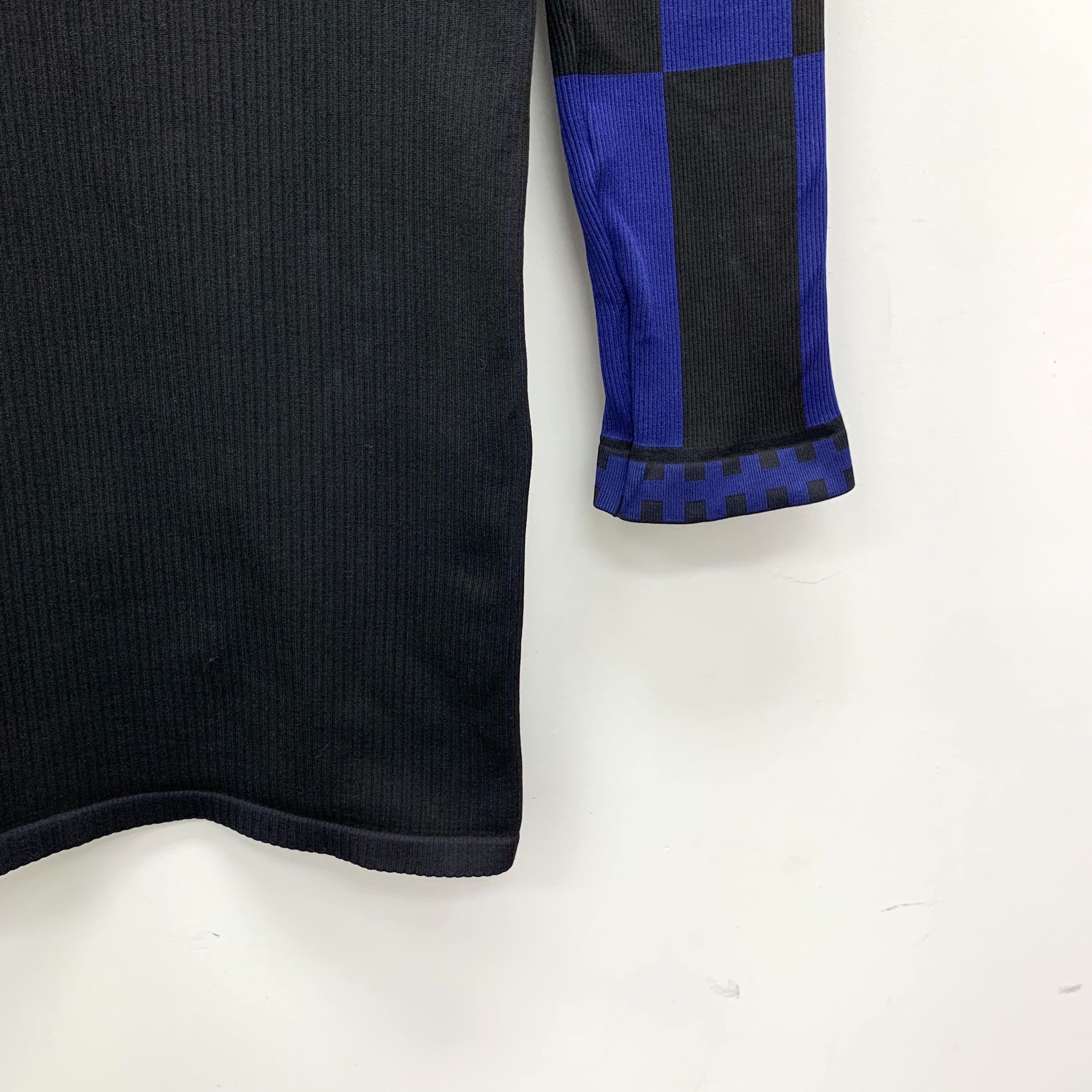 Louis Vuitton LOUIS VUITTON Black & Blue Checkered Long Sleeve Knit Mini D Size L / US 10 / IT 46 - 6 Thumbnail
