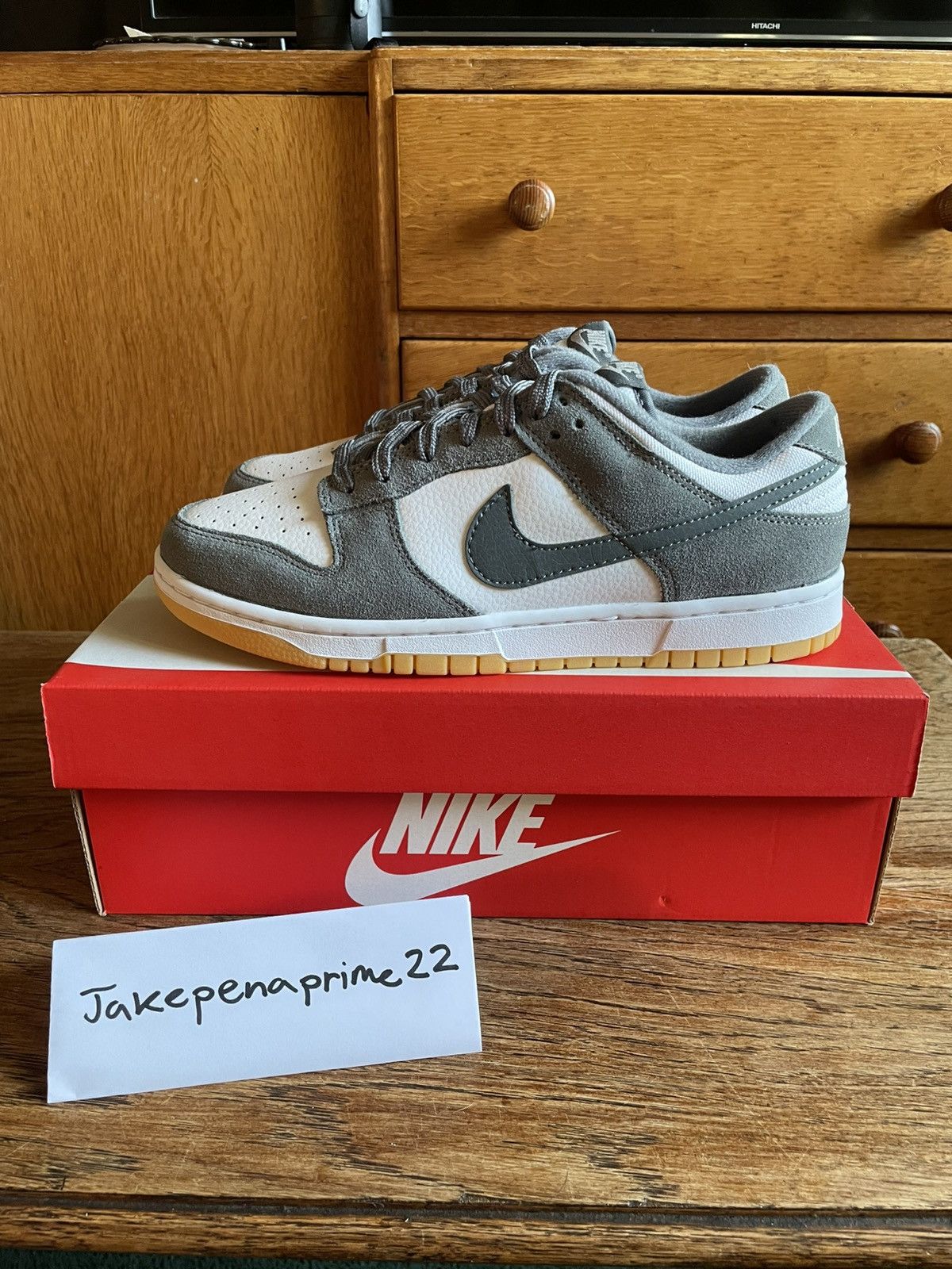 Nike Nike Dunk Low, white & smoke grey Size US 9 / EU 42 - 4 Thumbnail