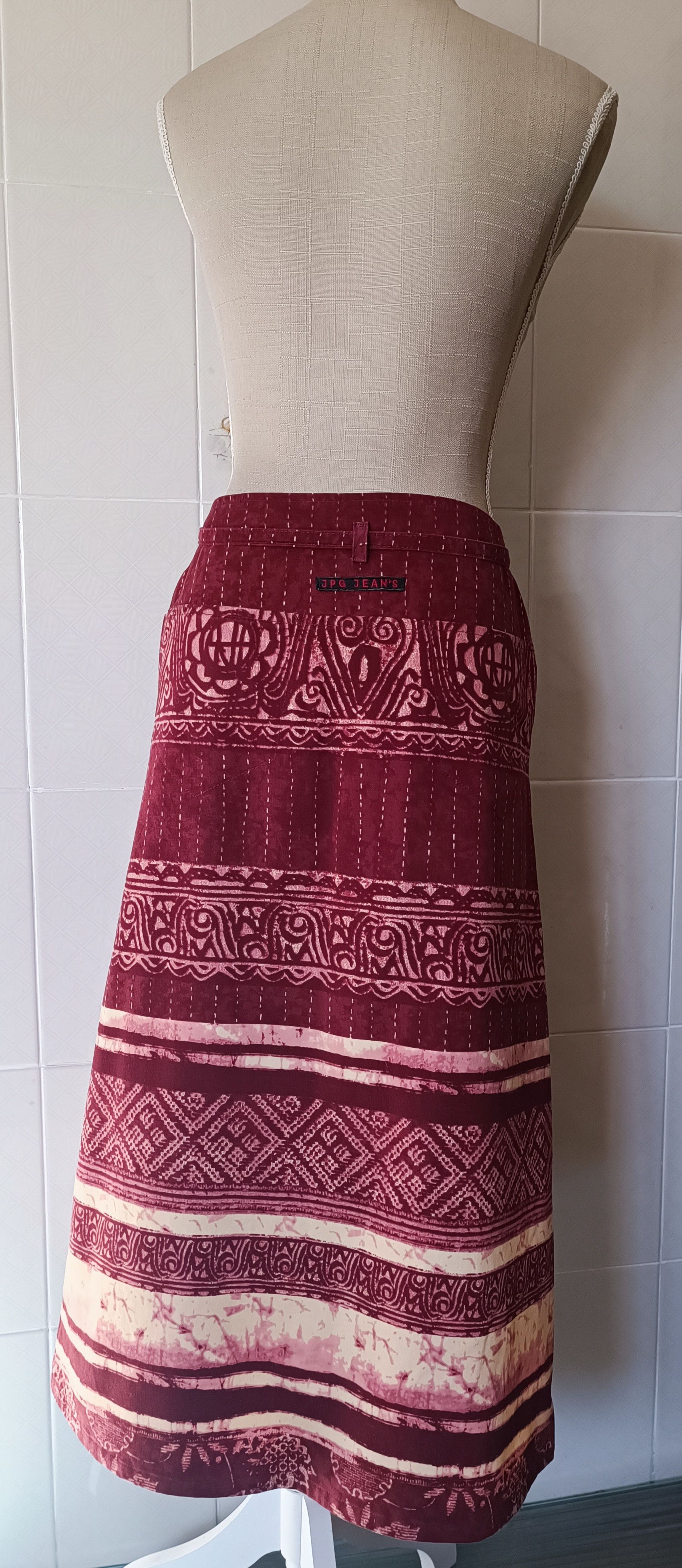 Jean Paul Gaultier 90's- Burgundy maxi skirt with ethnic print. Size 28" / US 6 / IT 42 - 3 Thumbnail
