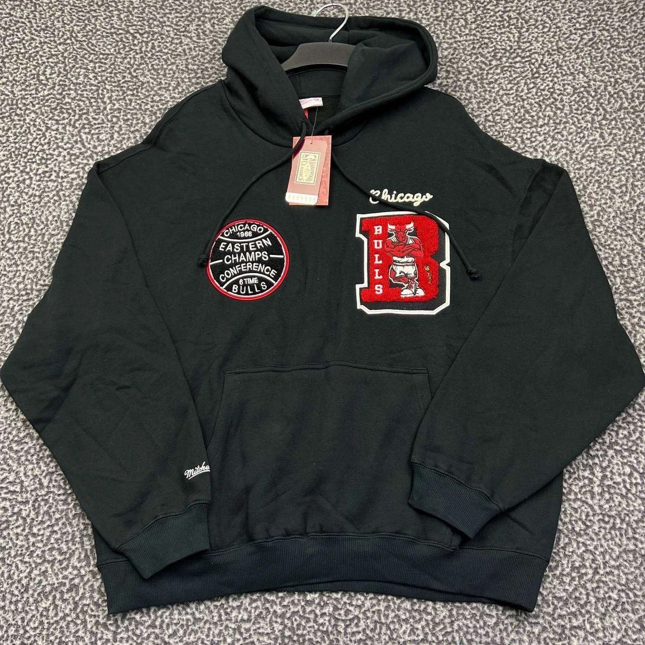 Mitchell & Ness Chicago Bulls Hoodie Men Black NBA Pullover New M Size US M / EU 48-50 / 2 - 1 Thumbnail