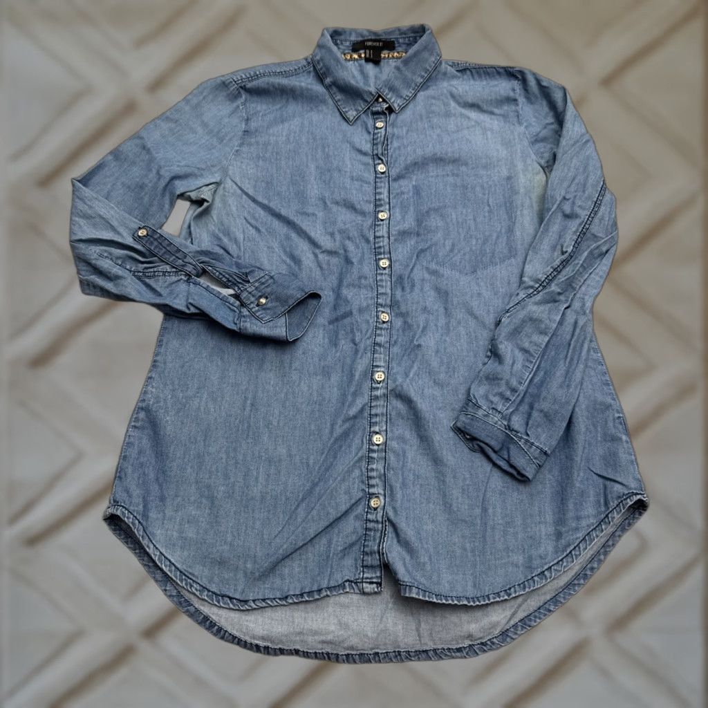 Forever 21 VINTAGE Forever 21 Denim Shirt Womens Small Chambray Button-Up Long Sleeve Casual Classic 90s Blue Size S / US 4 / IT 40 - 1 Thumbnail