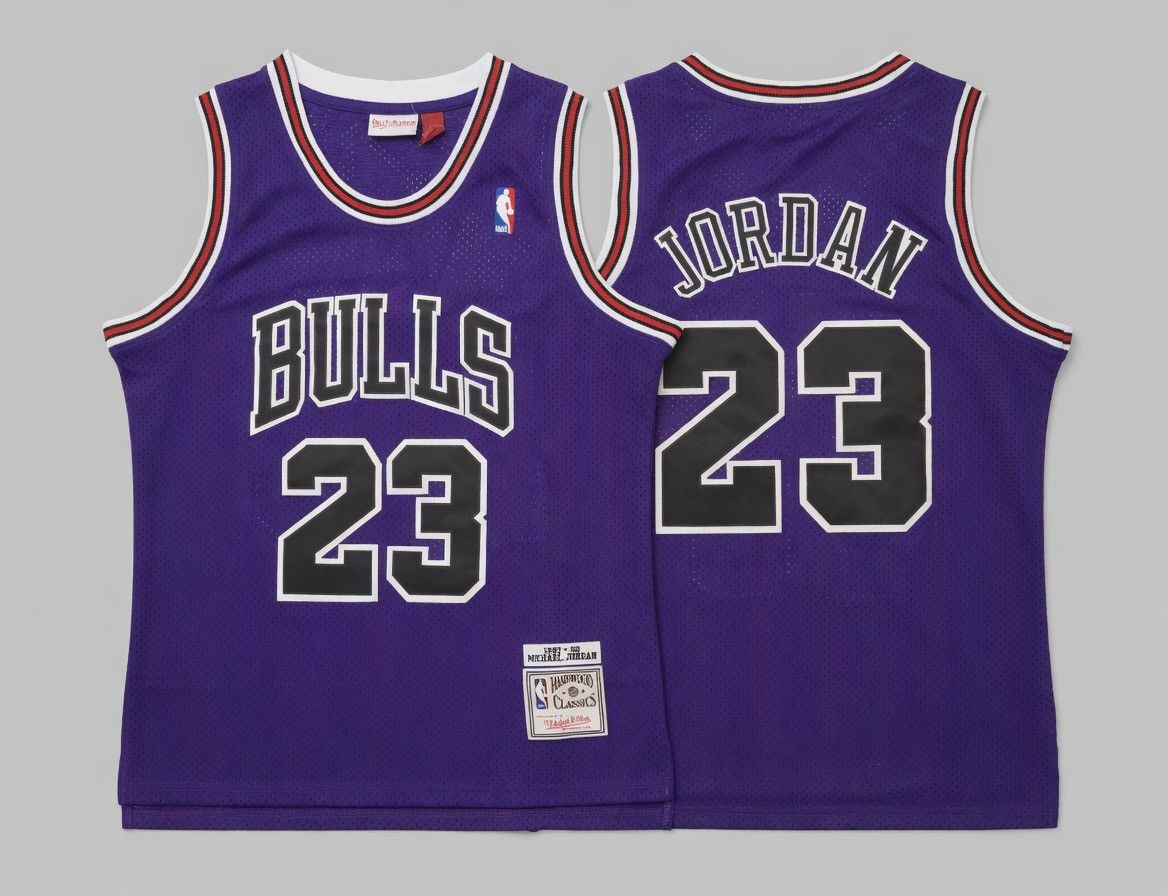 NBA Retrò Maglia Michael Jordan #23 Viola - M Size US M / EU 48-50 / 2 - 1 Thumbnail