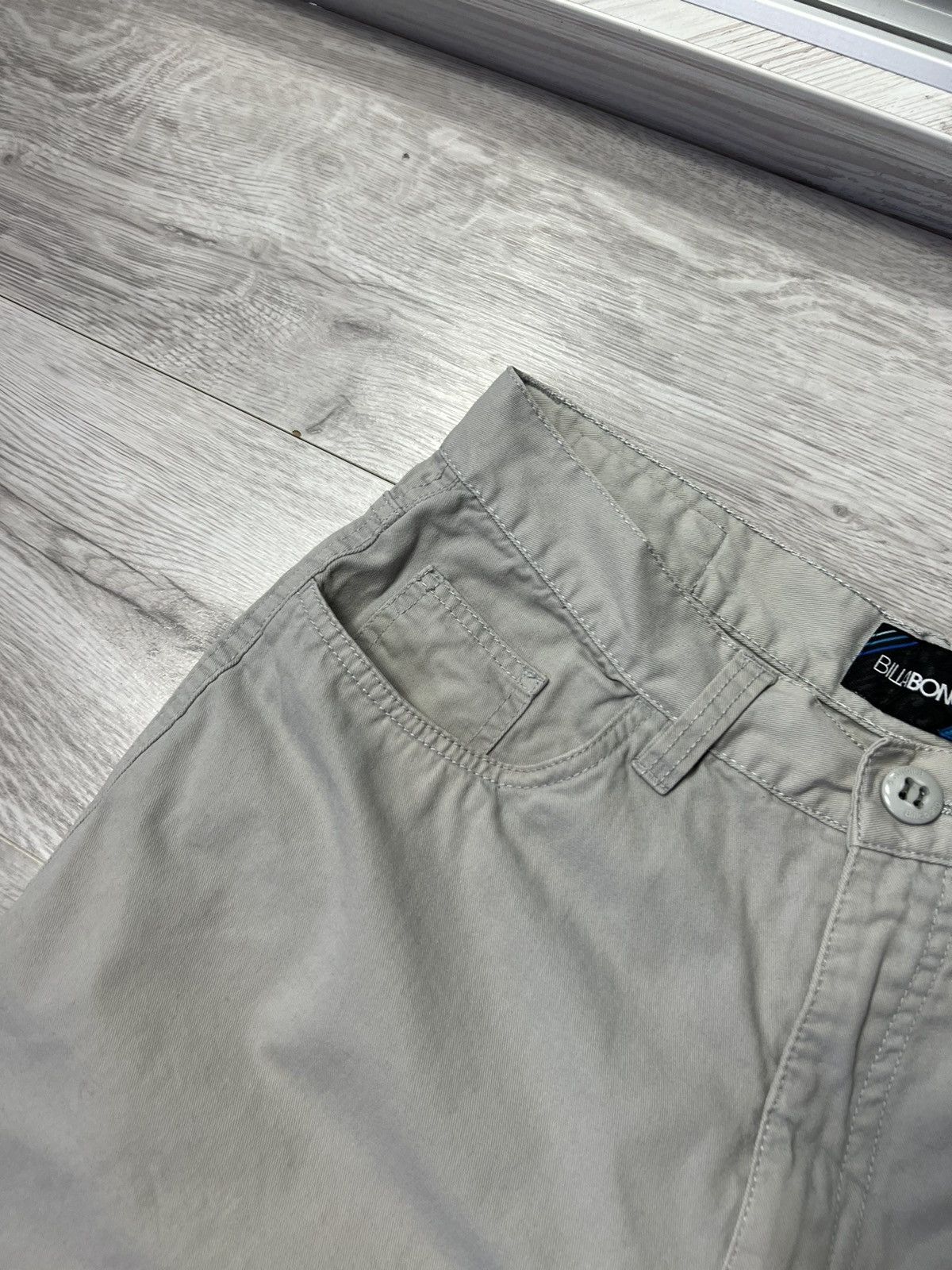 Billabong × Vintage Vintage Billabong Shorts With Logo Size US 32 / EU 48 - 6 Thumbnail
