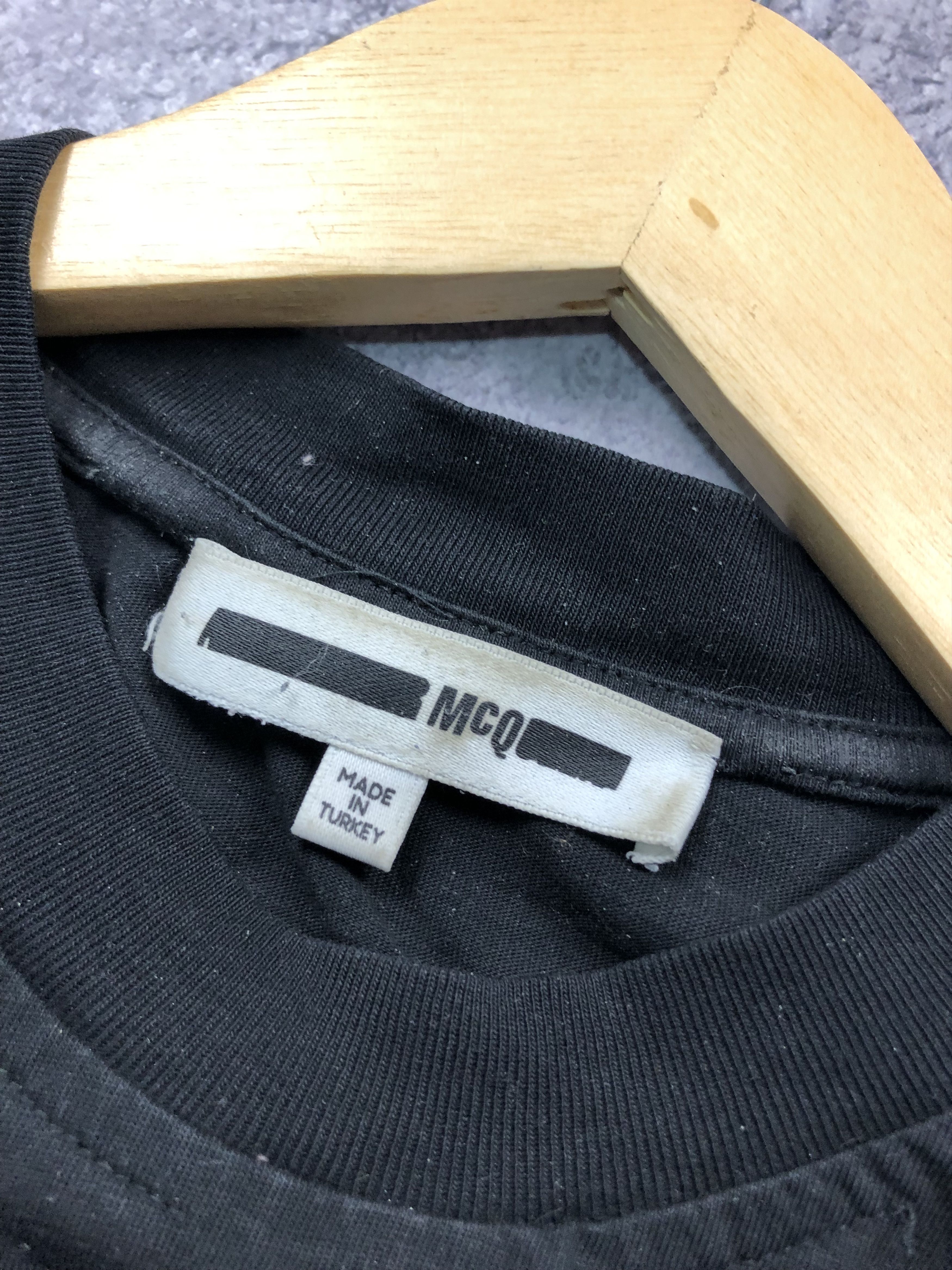 Alexander McQueen ALEXANDER MCQUEEN Big Logo MCQ Streetwear Hype Tshirt S Size Size US S / EU 44-46 / 1 - 8 Thumbnail
