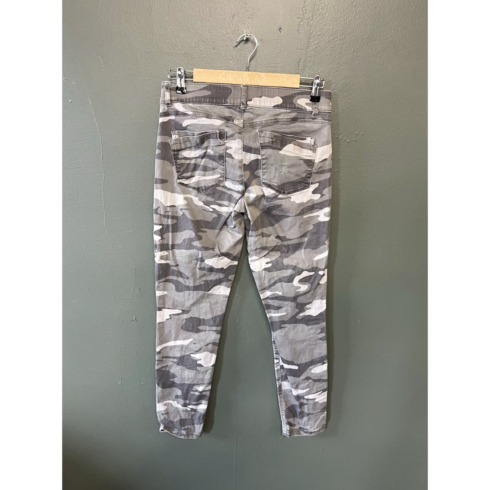 Vintage Democracy Pants Womens Gray Camo Ankle Tapered Size 6 Size 28" / US 6 / IT 42 - 2 Thumbnail