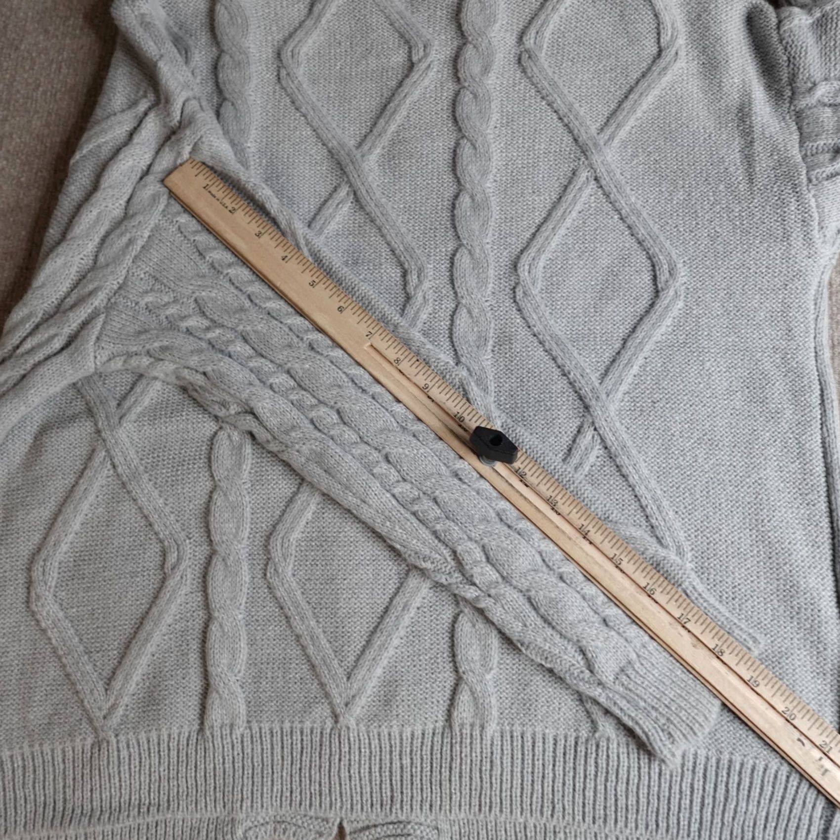 Vintage Taylor Swift Womens Sweater Cardigan M Gray V-Neck Long Sleeve Knit Cable Knit Casual Winter Fall Spring Regular Womens Size M / US 6-8 / IT 42-44 - 3 Thumbnail