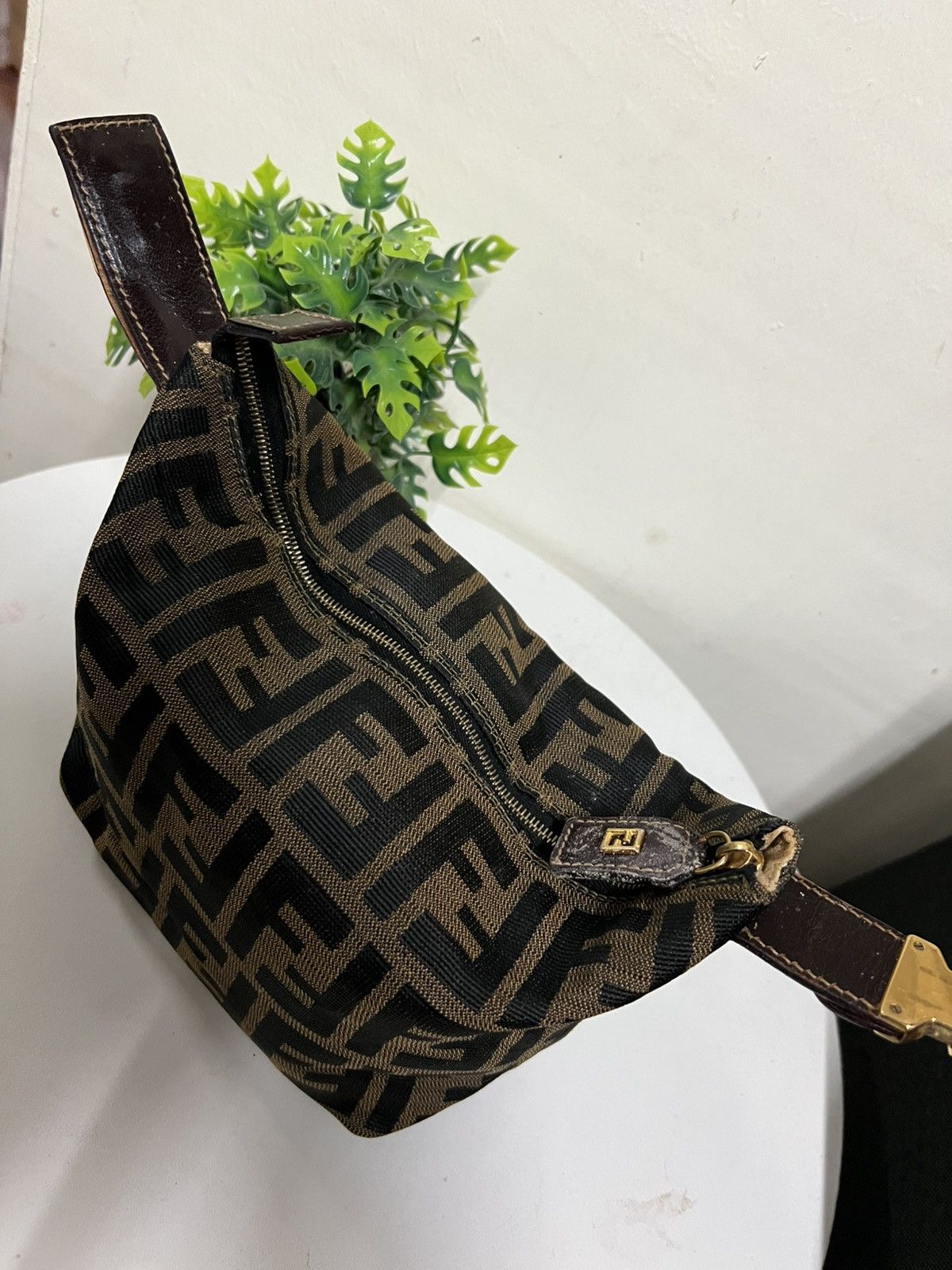 Fendi Authentic Fendi Vanity Size ONE SIZE - 8 Thumbnail