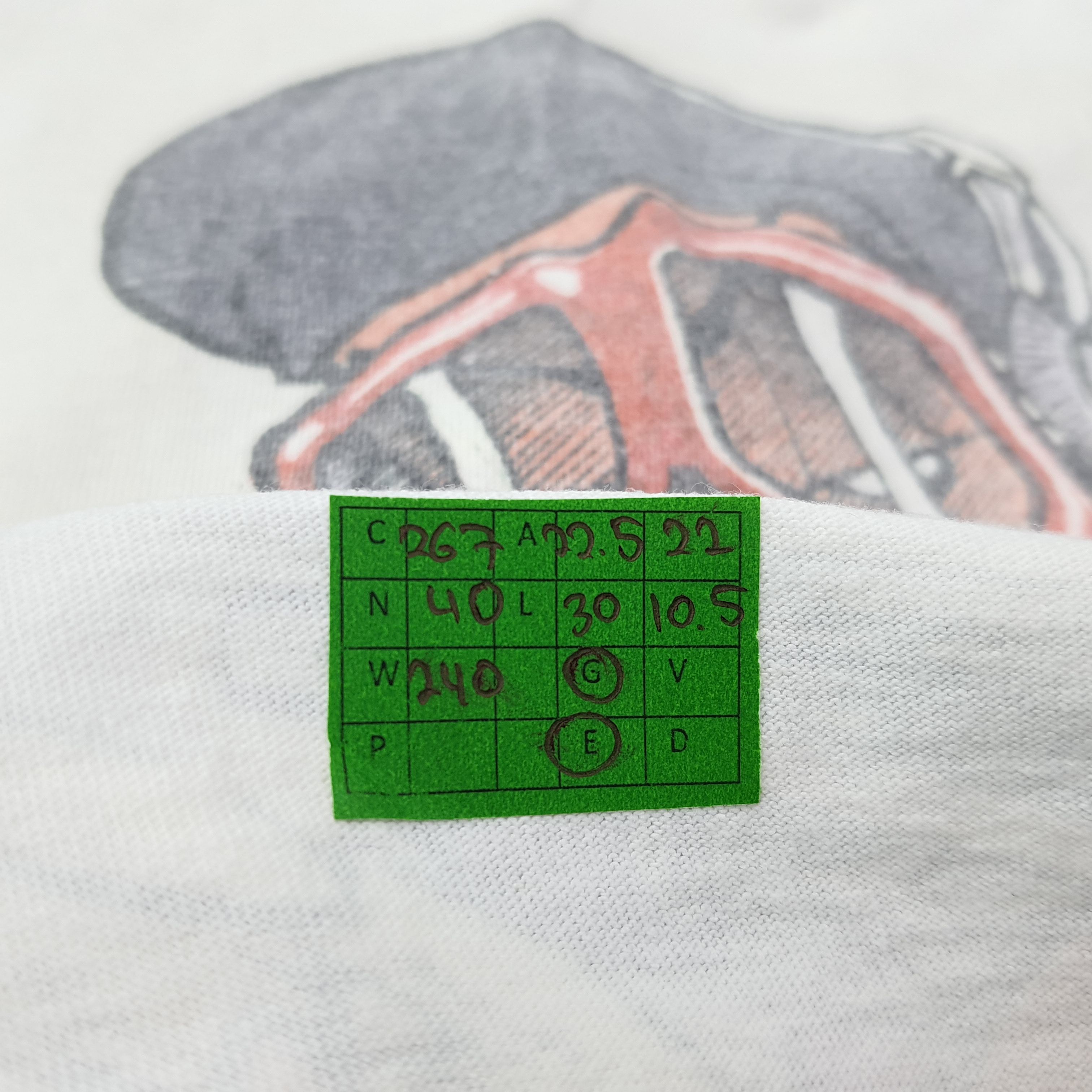 Vintage Vintage 90s Airbrush Hip Hop DJ Tshirt C267N40 Size US L / EU 52-54 / 3 - 9 Thumbnail