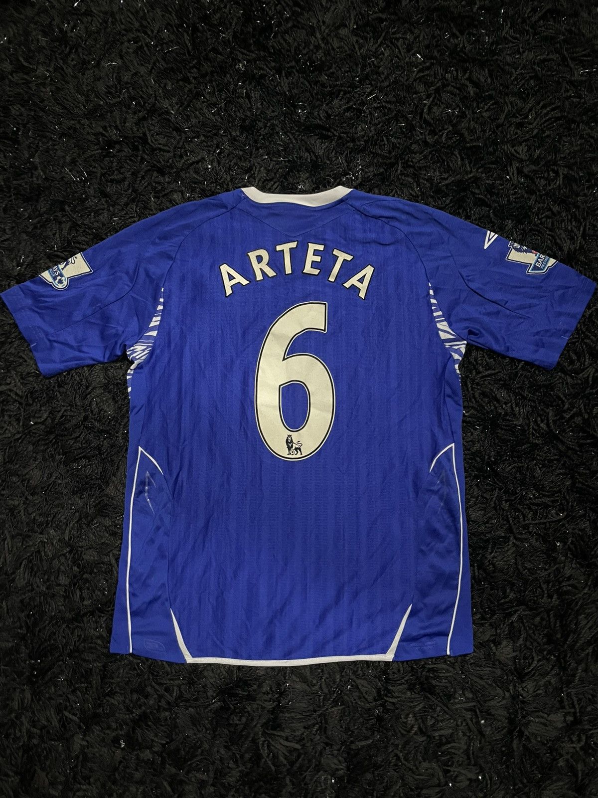 Umbro Everton home player issue Mikel Arteta Jersey Umbro sz 38 Size US M / EU 48-50 / 2 - 9 Thumbnail