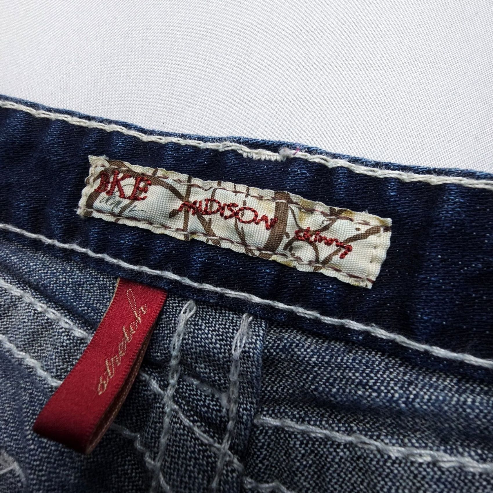 Vintage Buckle Buckle BKE Madison Skinny Low Rise Jeans 30 x 31.5 Dark Wash Embellished Womens Size 30 Blue Denim Vintage: No Size 30" / US 8 / IT 44 - 4 Thumbnail