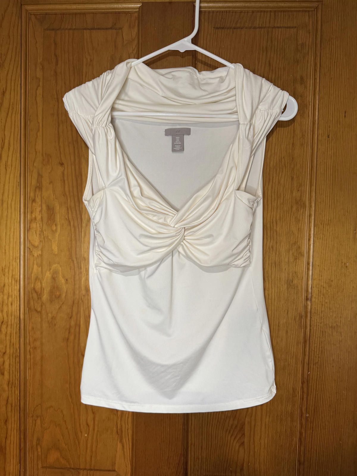 H&M H&M Women's Cream Sleeveless Tank Top Size XS Size S / US 4 / IT 40 - 1 Thumbnail