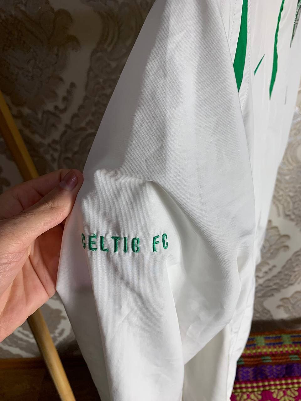 Vintage VERY RARE NIKE FC CELTIC SCOTLAND SOCCER LIGHT JACKET RETRO Size US XL / EU 56 / 4 - 7 Thumbnail