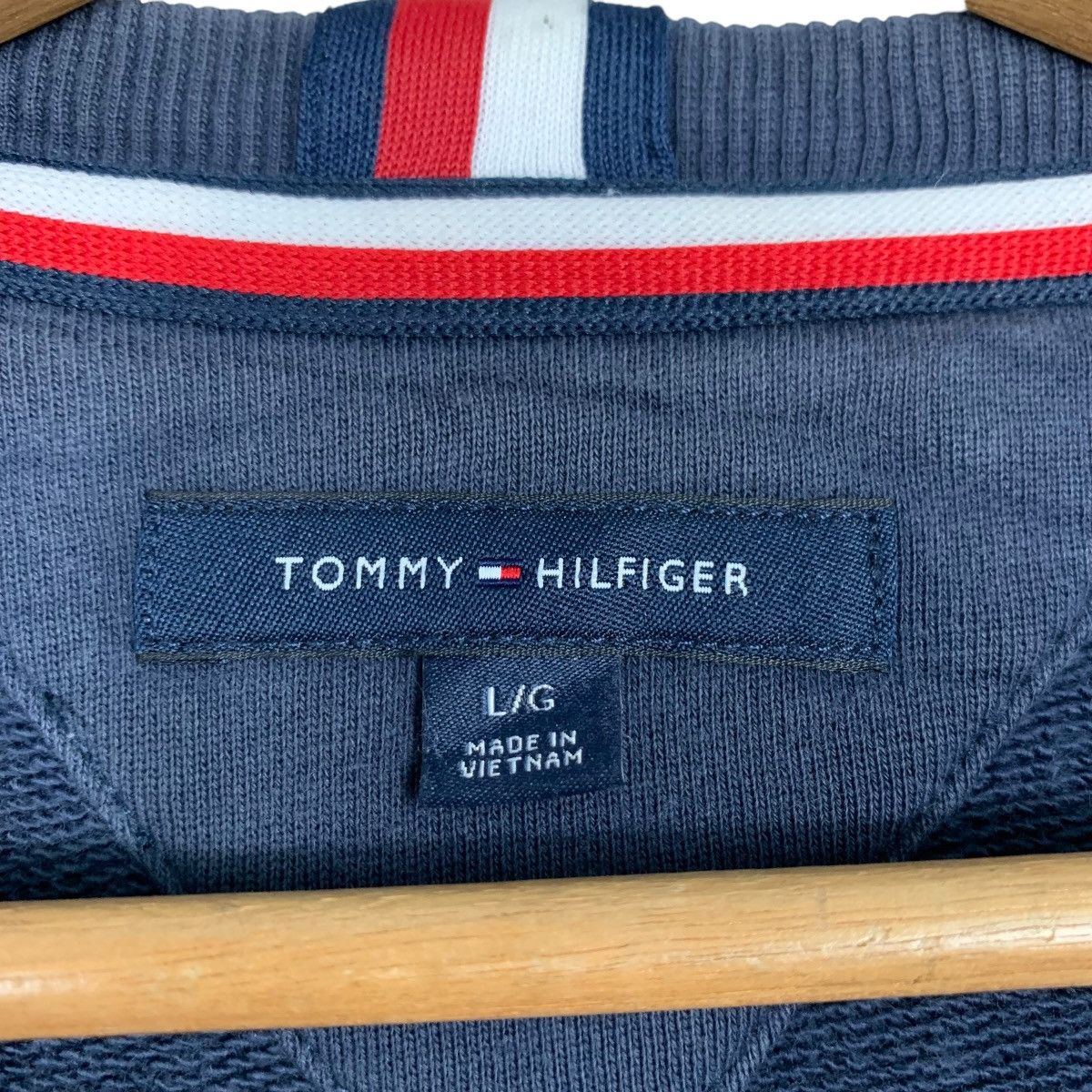 Tommy Hilfiger TOMMY HILFIGER Small Logo Crewneck Sweatshirt #2402-C108 Size US L / EU 52-54 / 3 - 10 Thumbnail
