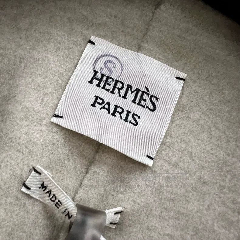 Hermes Hermes Oatmeal color cashmere bathrobe coat Size XS / US 0-2 / IT 36-38 - 4 Thumbnail