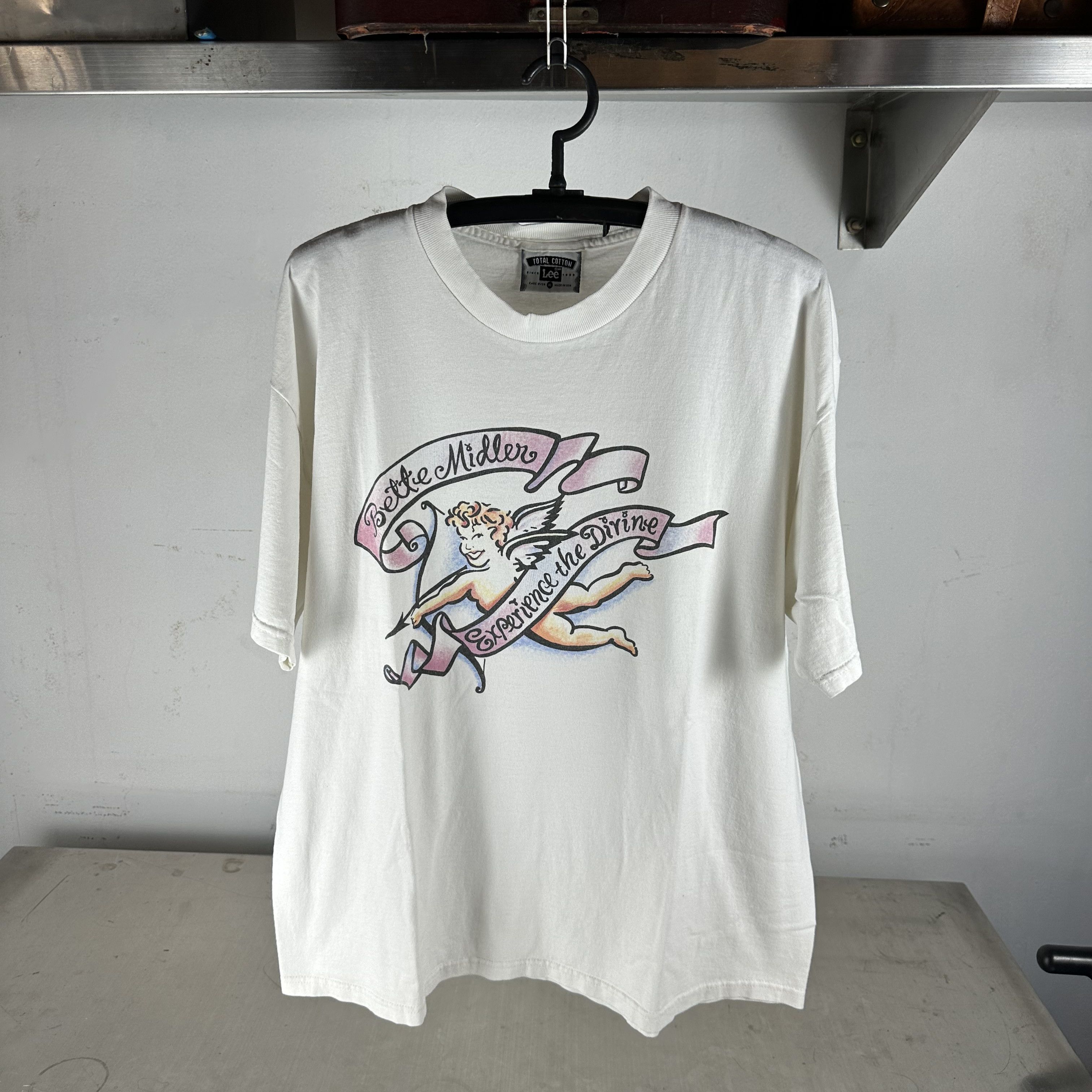 Vintage ​90s Bettie Midler Experience the Divine Comedian​ T-Shirt Size US XL / EU 56 / 4 - 1 Thumbnail